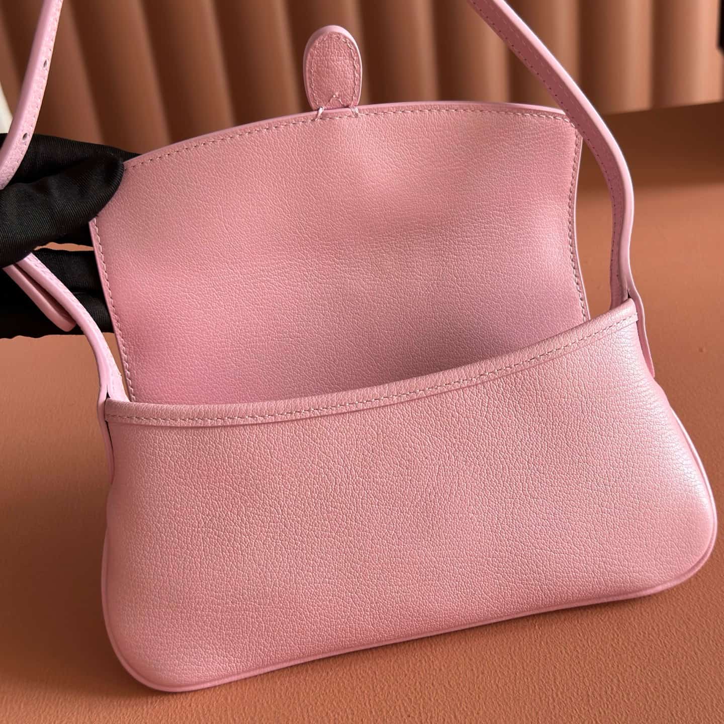 Gucci Jackie small shoulder bag Light pink soft grainy leather 867156 High