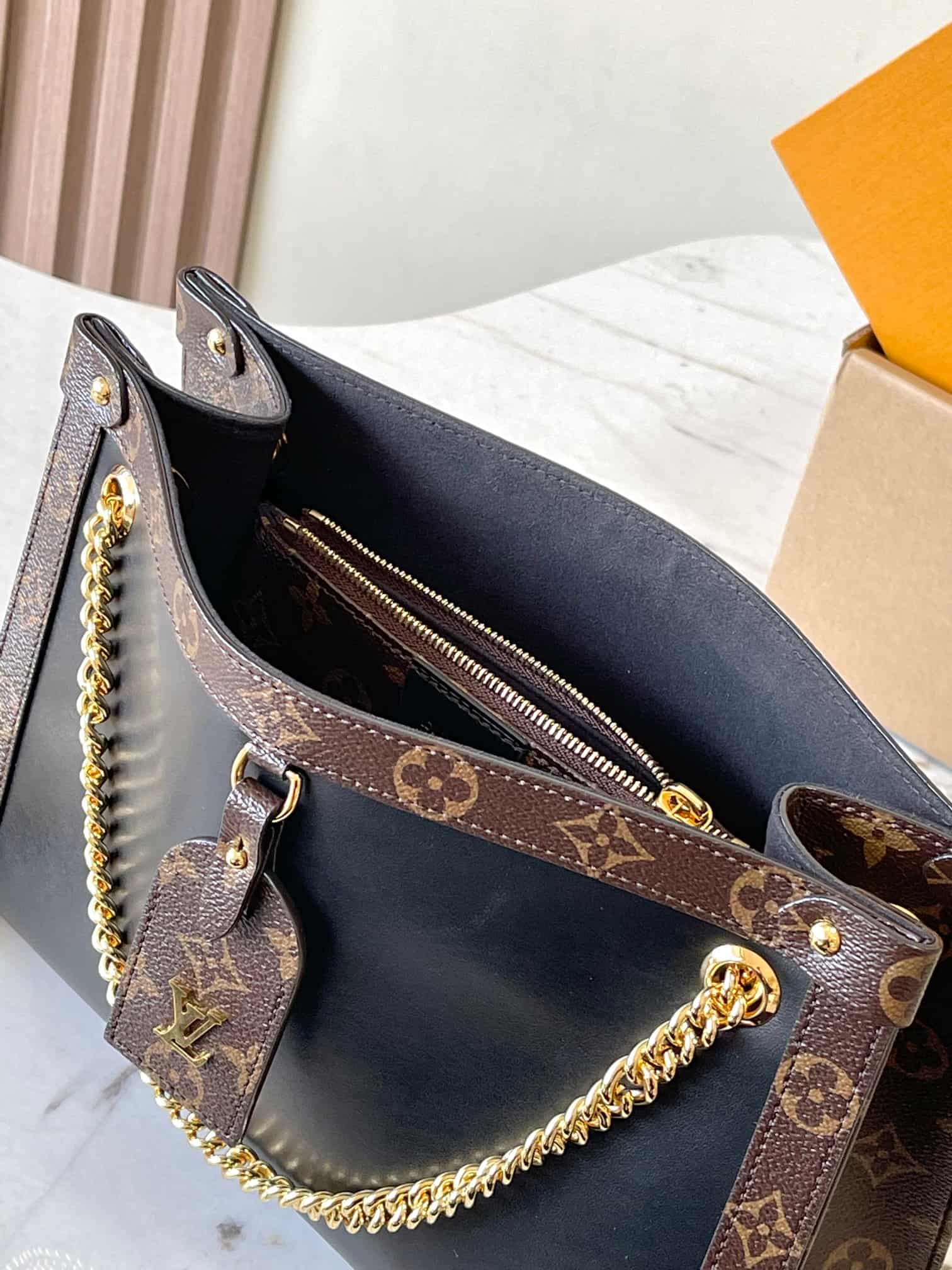 Louis Vuitton Nova PM Calfskin leather M13140 Top