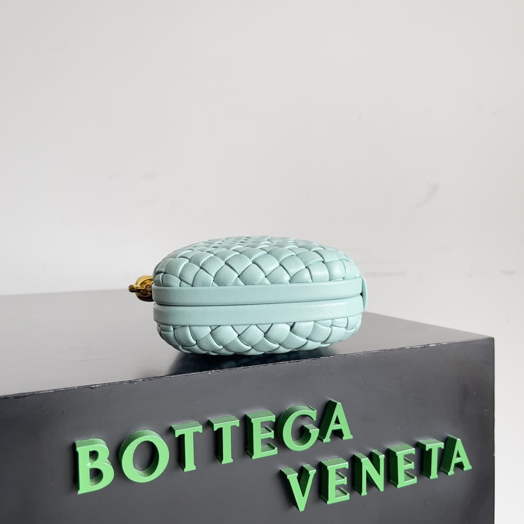 BV Knot Minaudière Clutch Lambskin Top