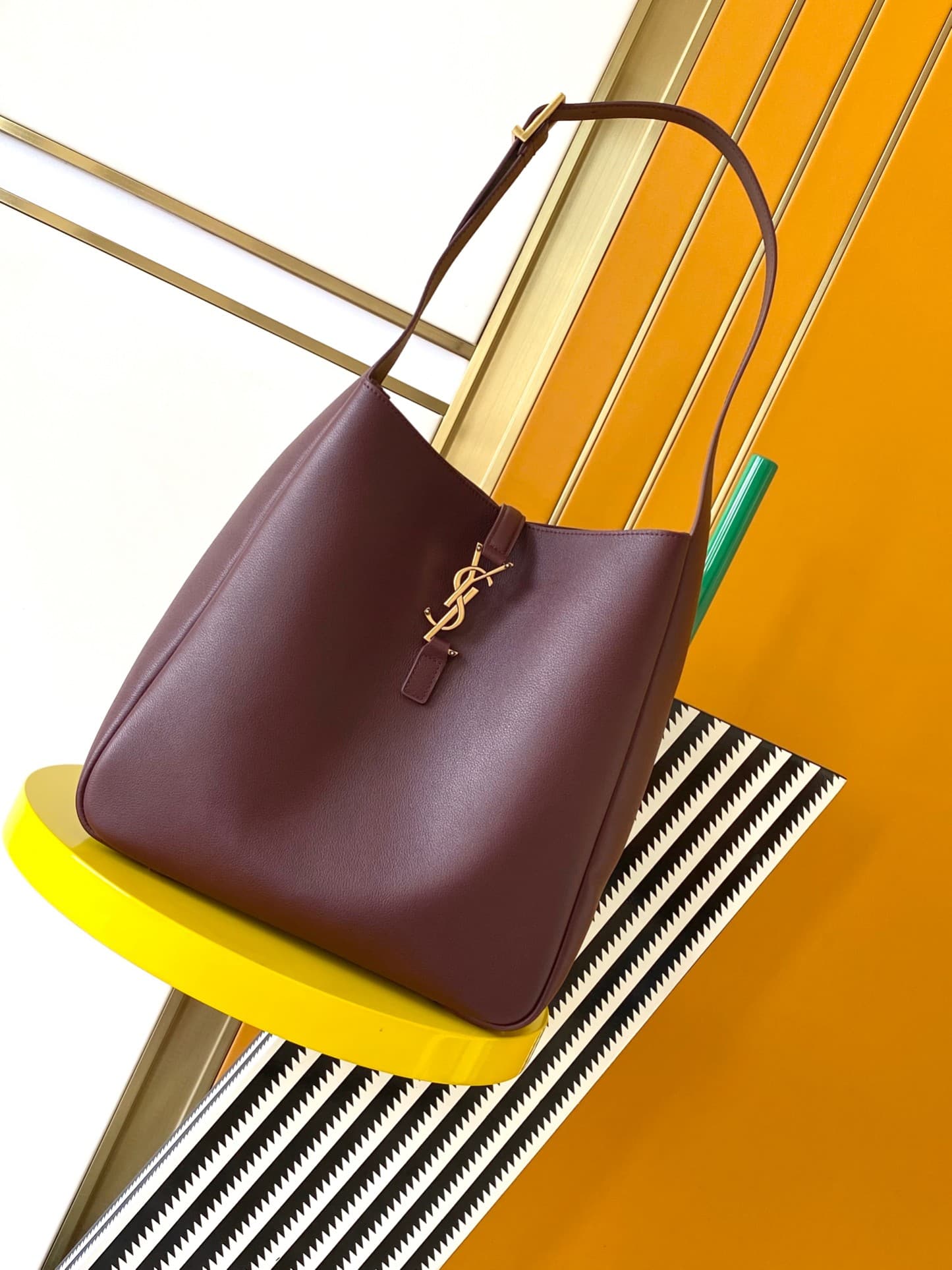 LE 5 À 7 SUPPLE LARGE HOBO BAG LEATHER High