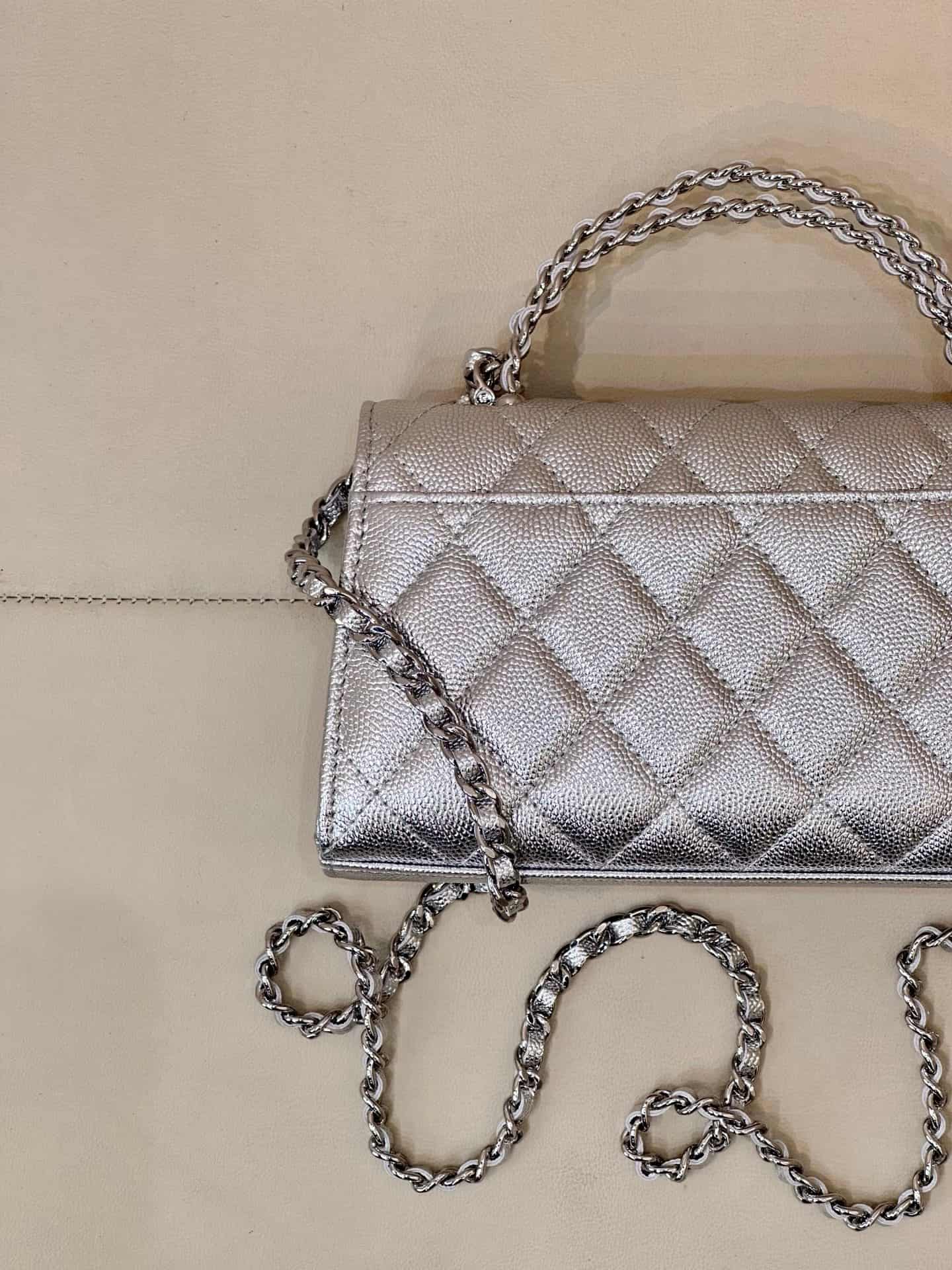 Chanel Clutch with chain Grained Calfskin&Silver-Tone Metal Silver AP3238 TOP