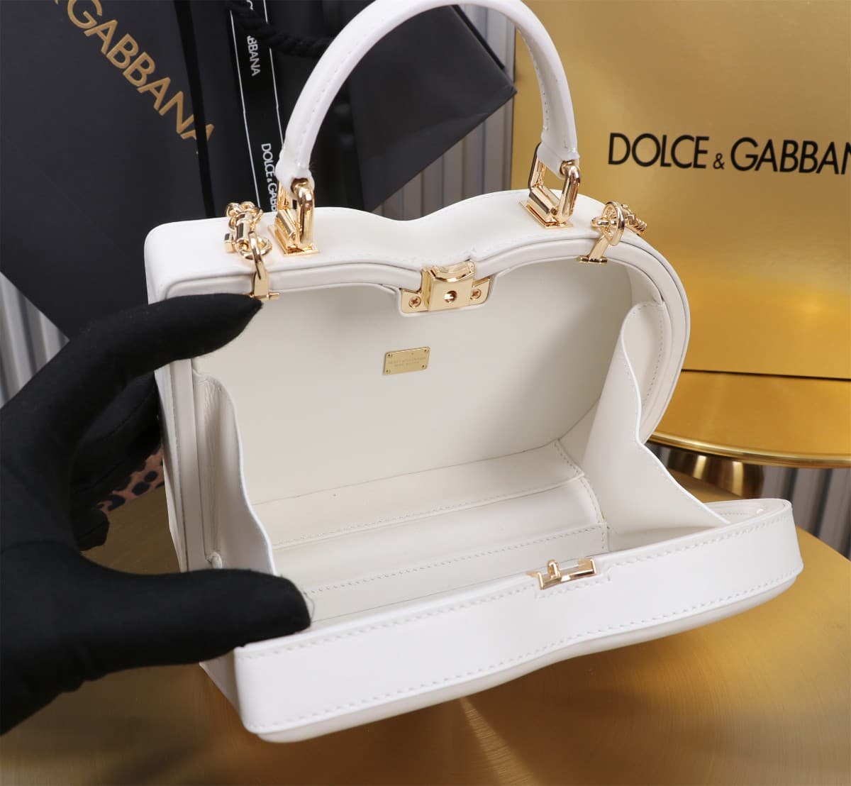 Dolce & Gabbana White leather DG Logo handbag high