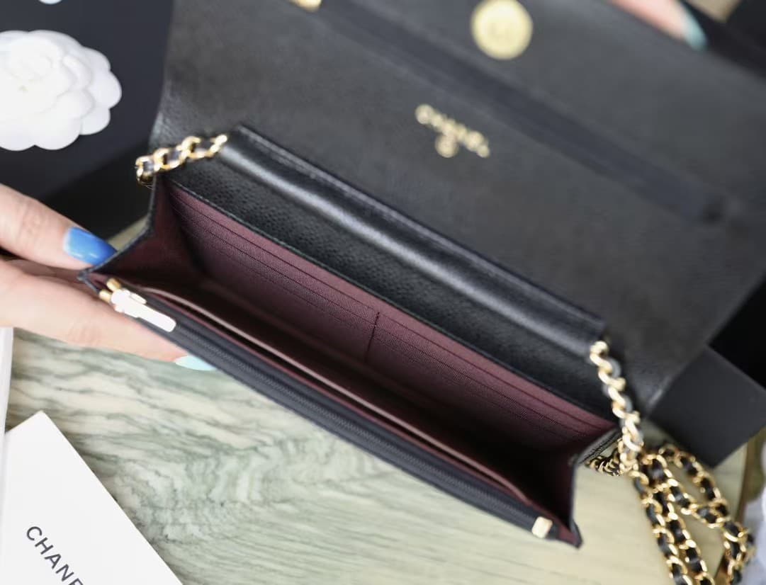 Classic Wallet on Chain AP0250 Grained Calfskin Black Gold Metal TOP