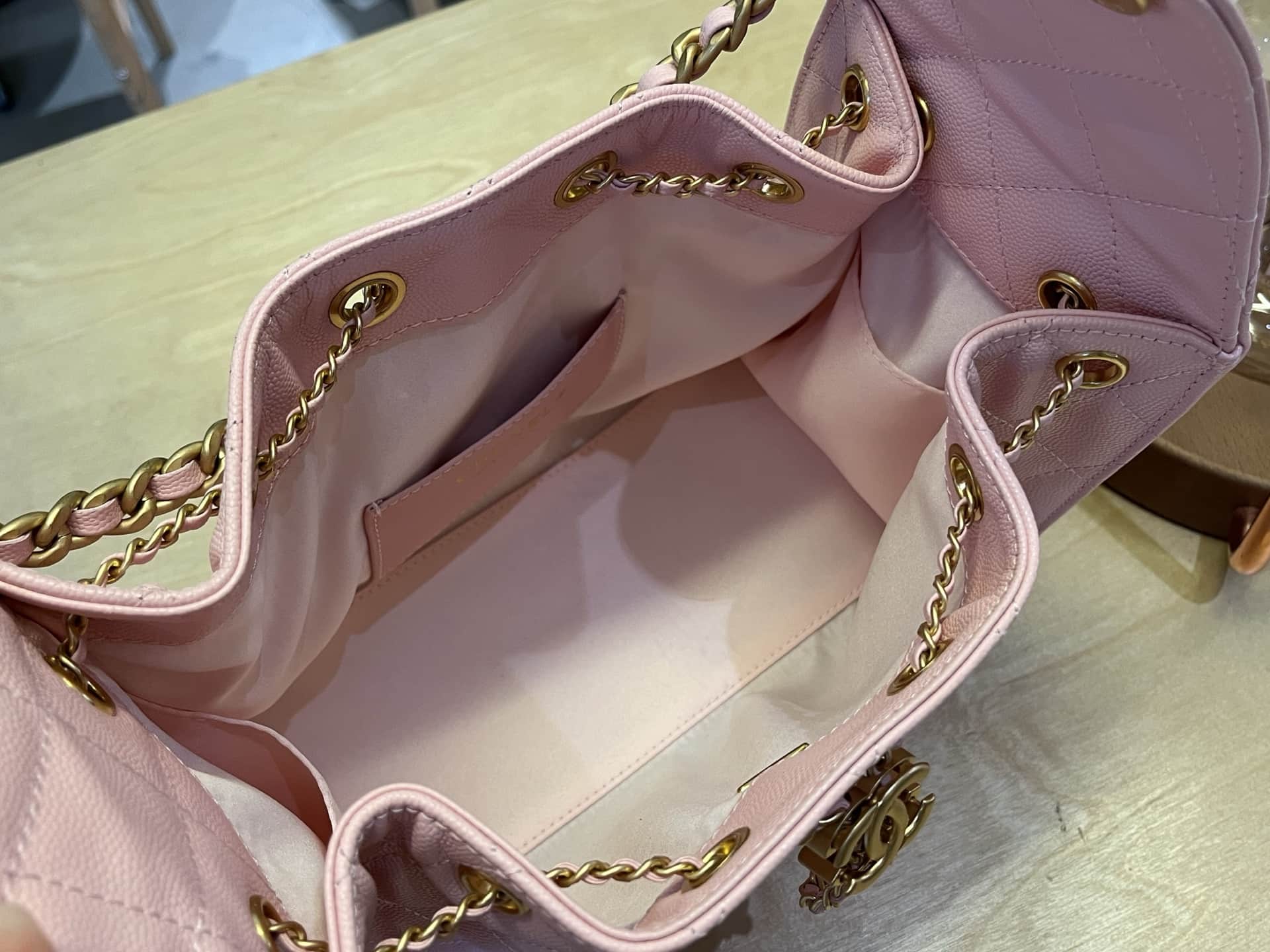Chanel 25 Small Hobo handbag AS5293 Grained Calfskin & Gold-tone Metal Pink A