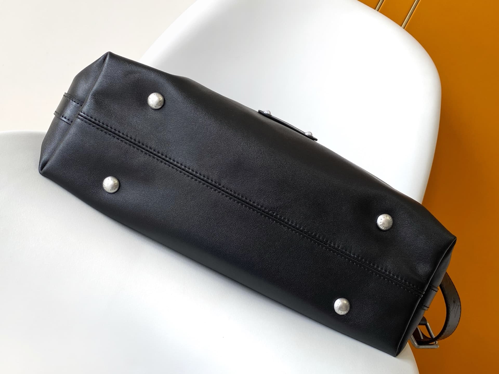 Louis Vuitton Vagabond Hobo Black Calf leather M13986 High