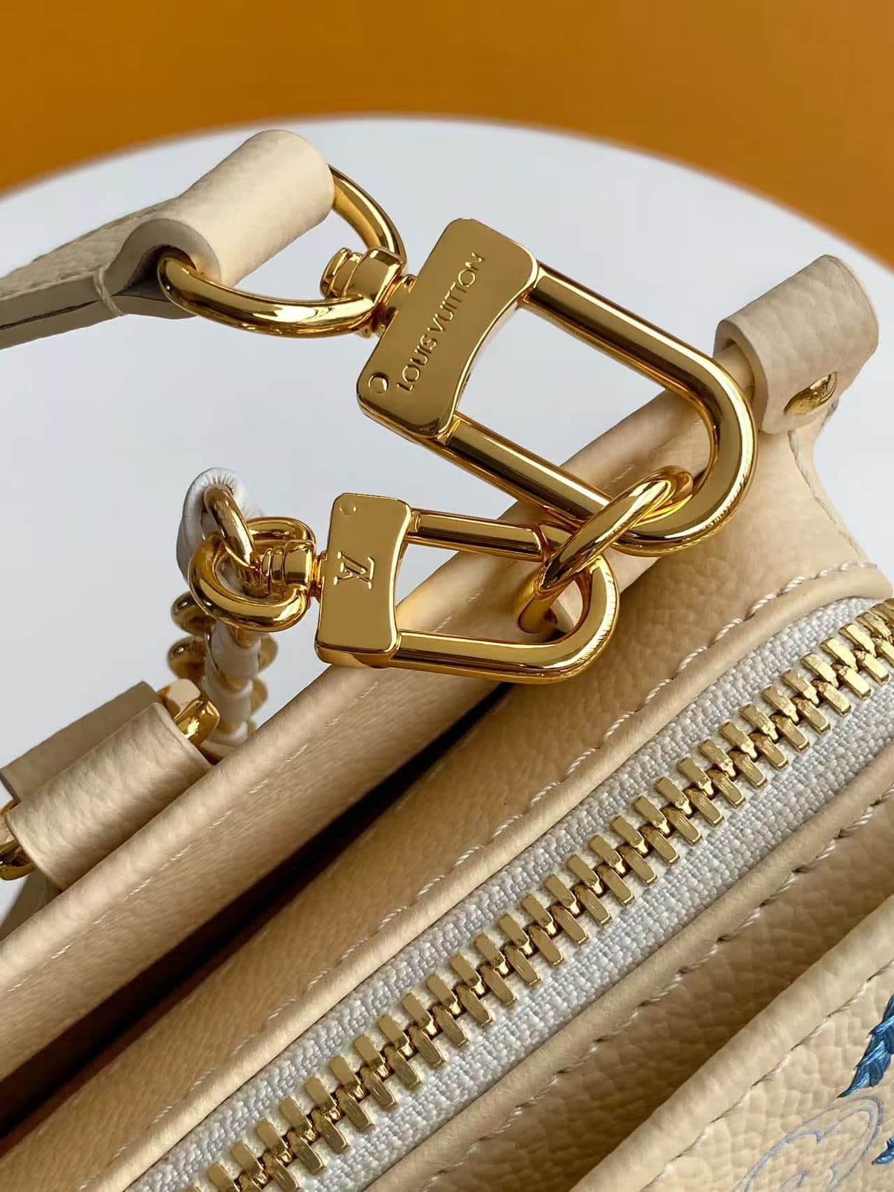 Louis Vuitton Onthego East West Light Bliss Couture Cowhide leather M29487 High