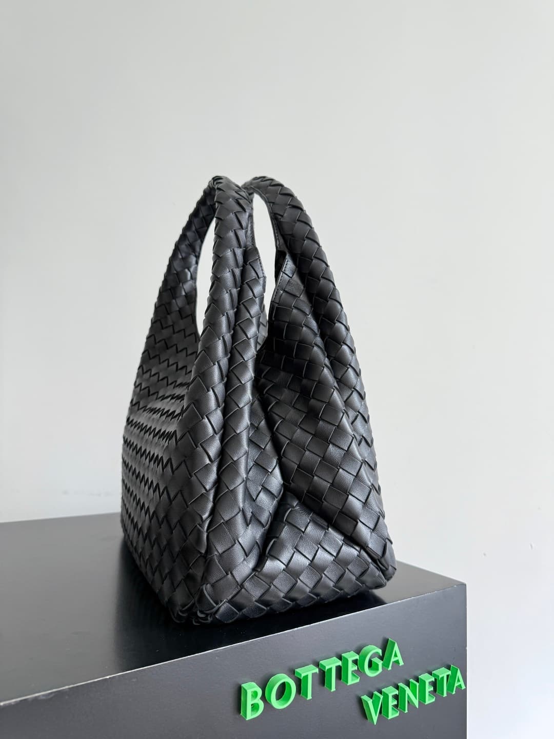 Bottega Veneta Large Campana shoulder bag in Intrecciato leather Black TOP