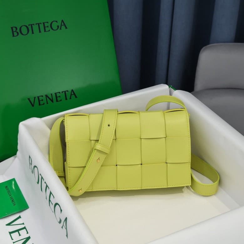 BV CASSETTE BAG Lambskin High
