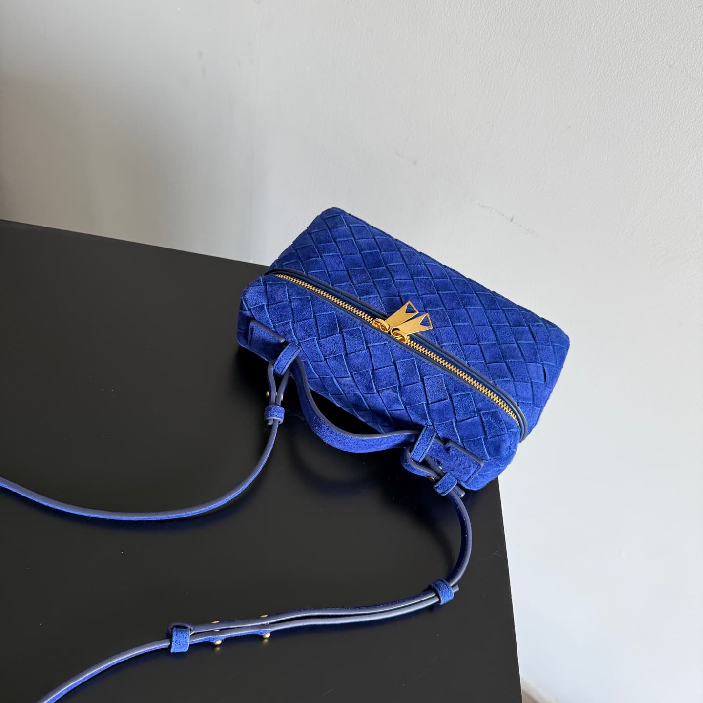 BV Bang Bang Vanity mini intrecciato suede TOP