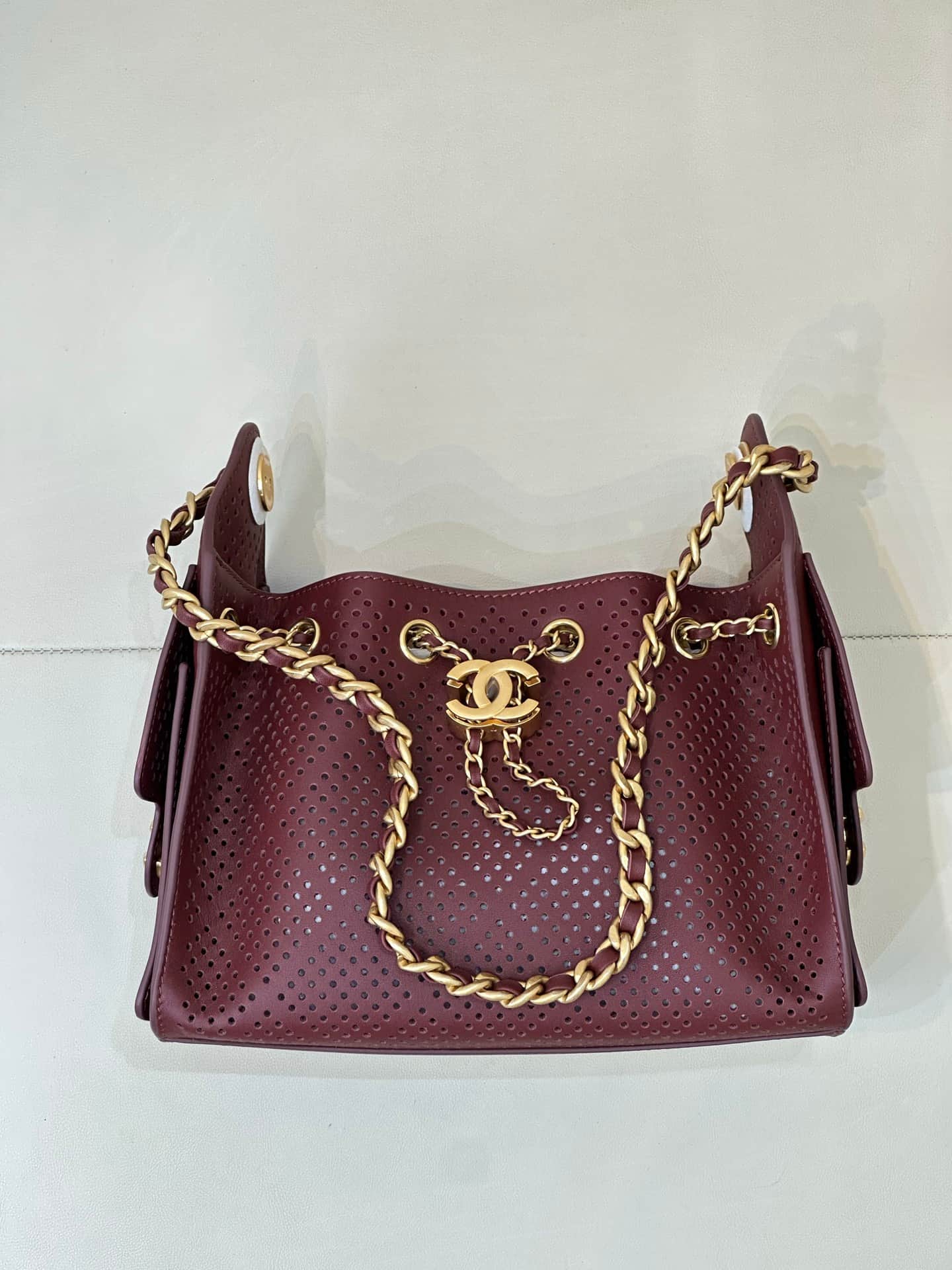 Chanel 25 Mini Hobo handbag AS5631 Perforated Calfskin & Gold-Tone Metal Claret TOP