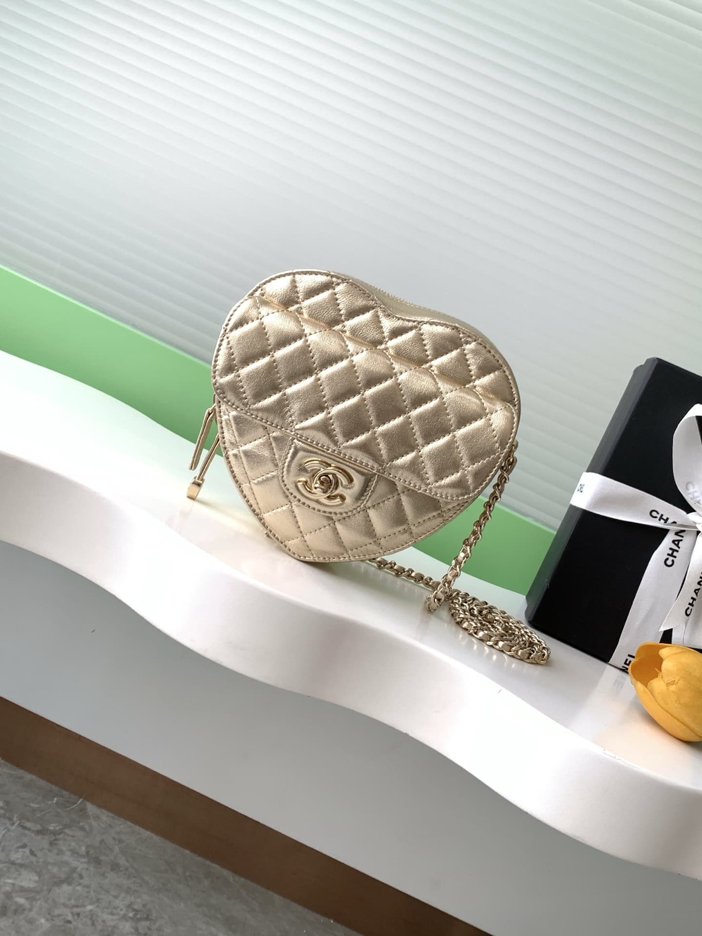 Chanel HEART BAG Lambskin & Gold-Tone Metal AS3191 A