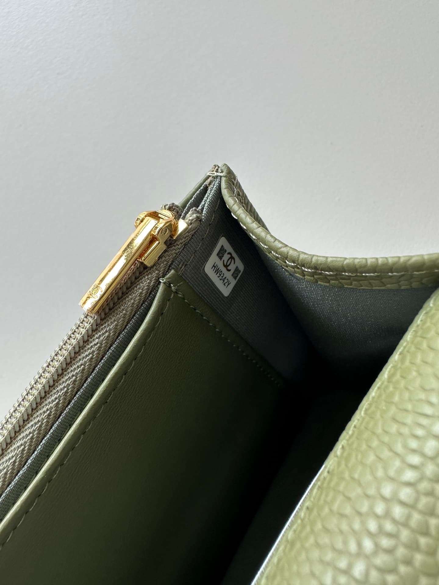 Chanel Classic Wallet on Chain Grained Shiny Calfskin & Gold-Tone Metal AP4241 Dark Green High