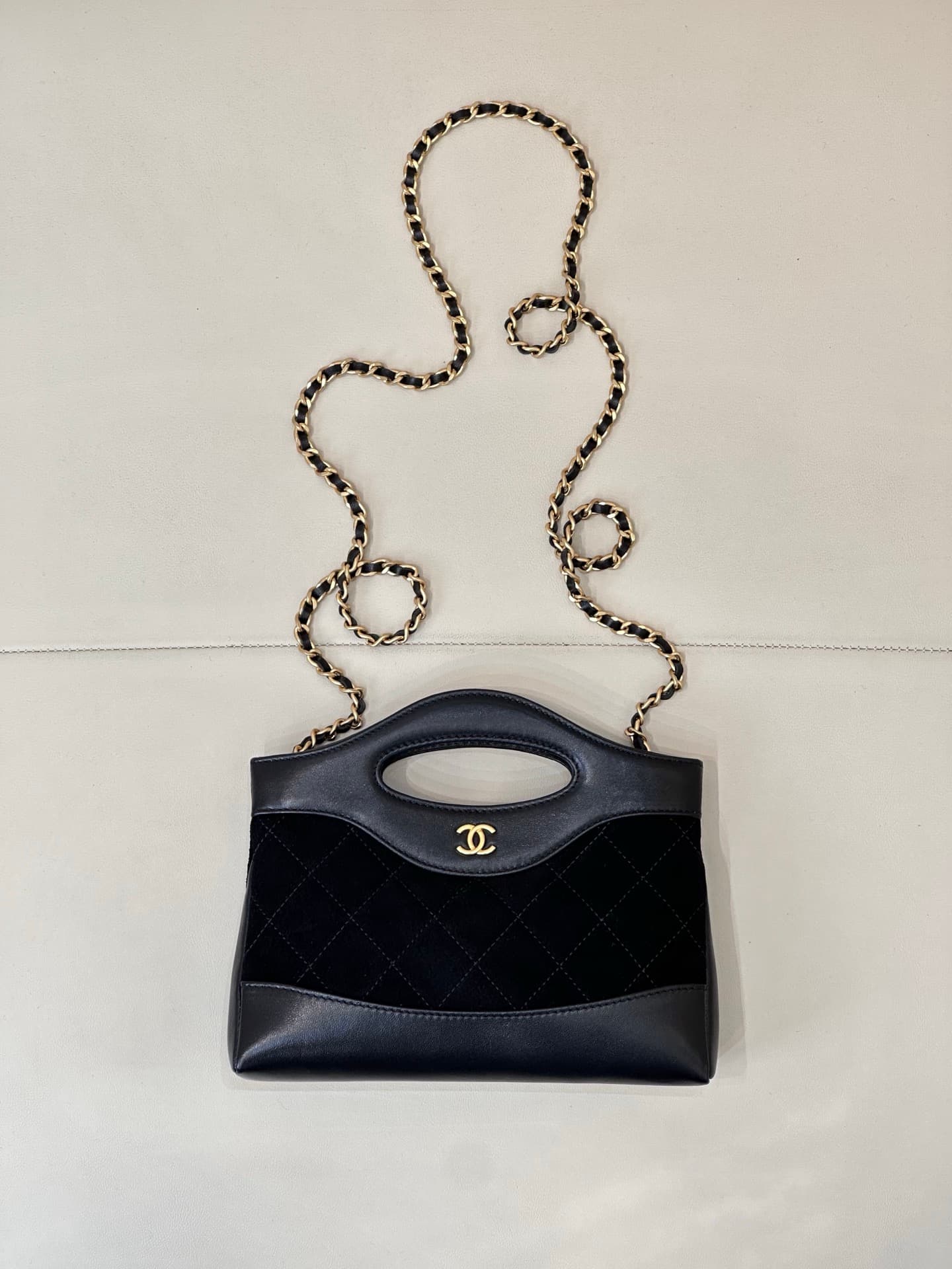 Chanel Clutch with chain Suede & Gold-Tone Metal AP3656 Black TOP