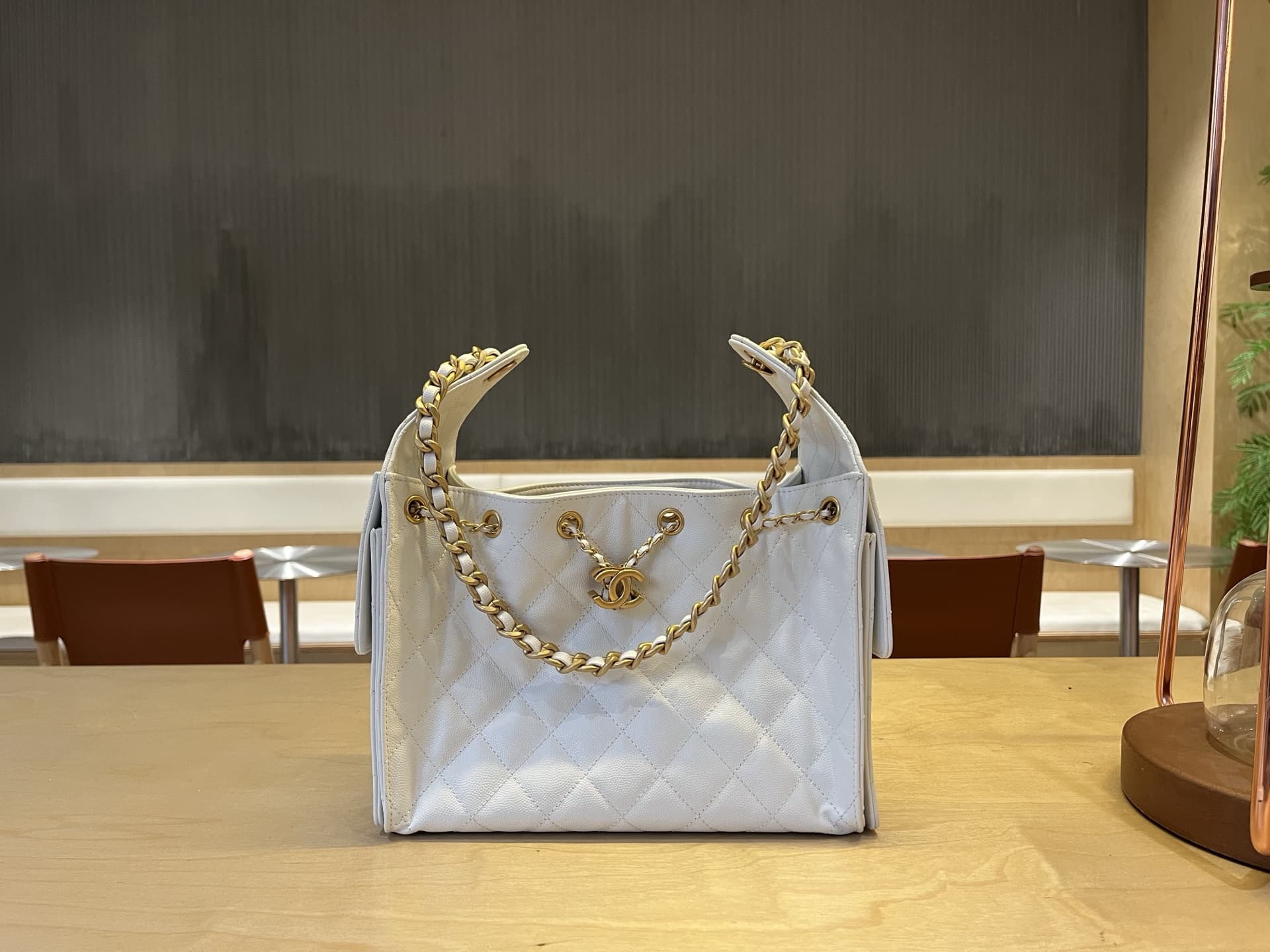 Chanel 25 Small Hobo handbag AS5293 Grained Calfskin & Gold-tone Metal White A