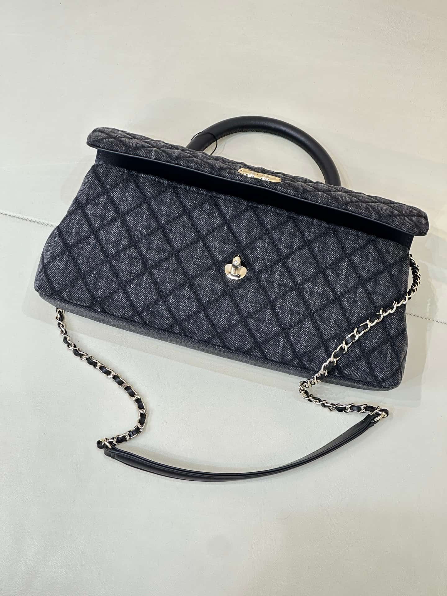 Chanel Maxi Flap Bag with Top Handle Washed Denim& Gold-Tone Metal AS6091 Black TOP