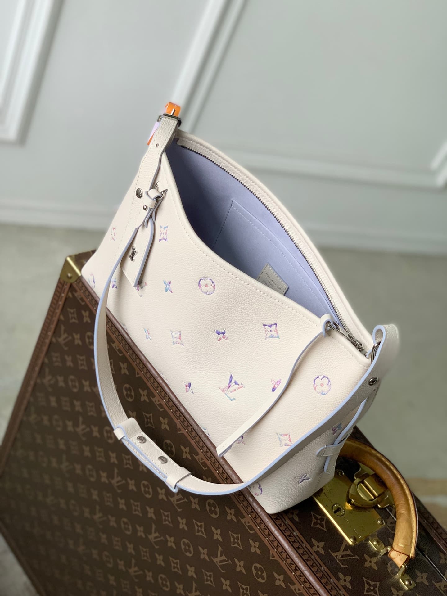 Louis Vuitton Carryall East-West Link Quartz Embossed cowhide leather M2A369 High