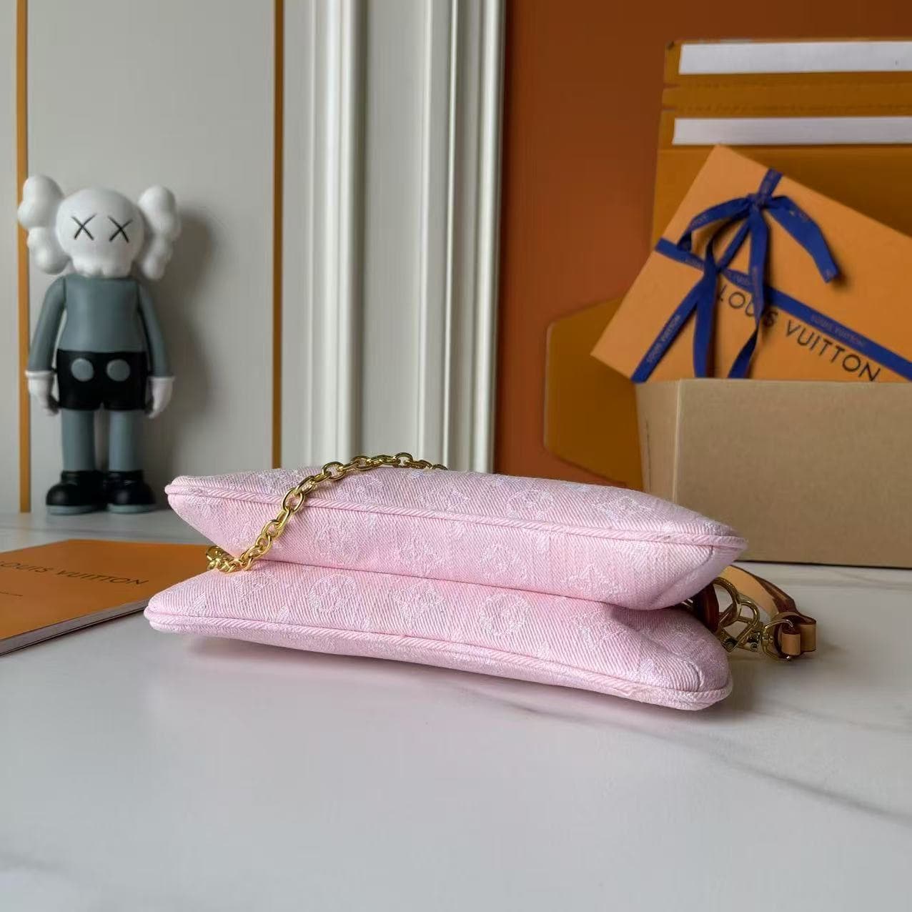 Louis Vuitton Pochette Liv Monogram Denim Pink M14159 Mid