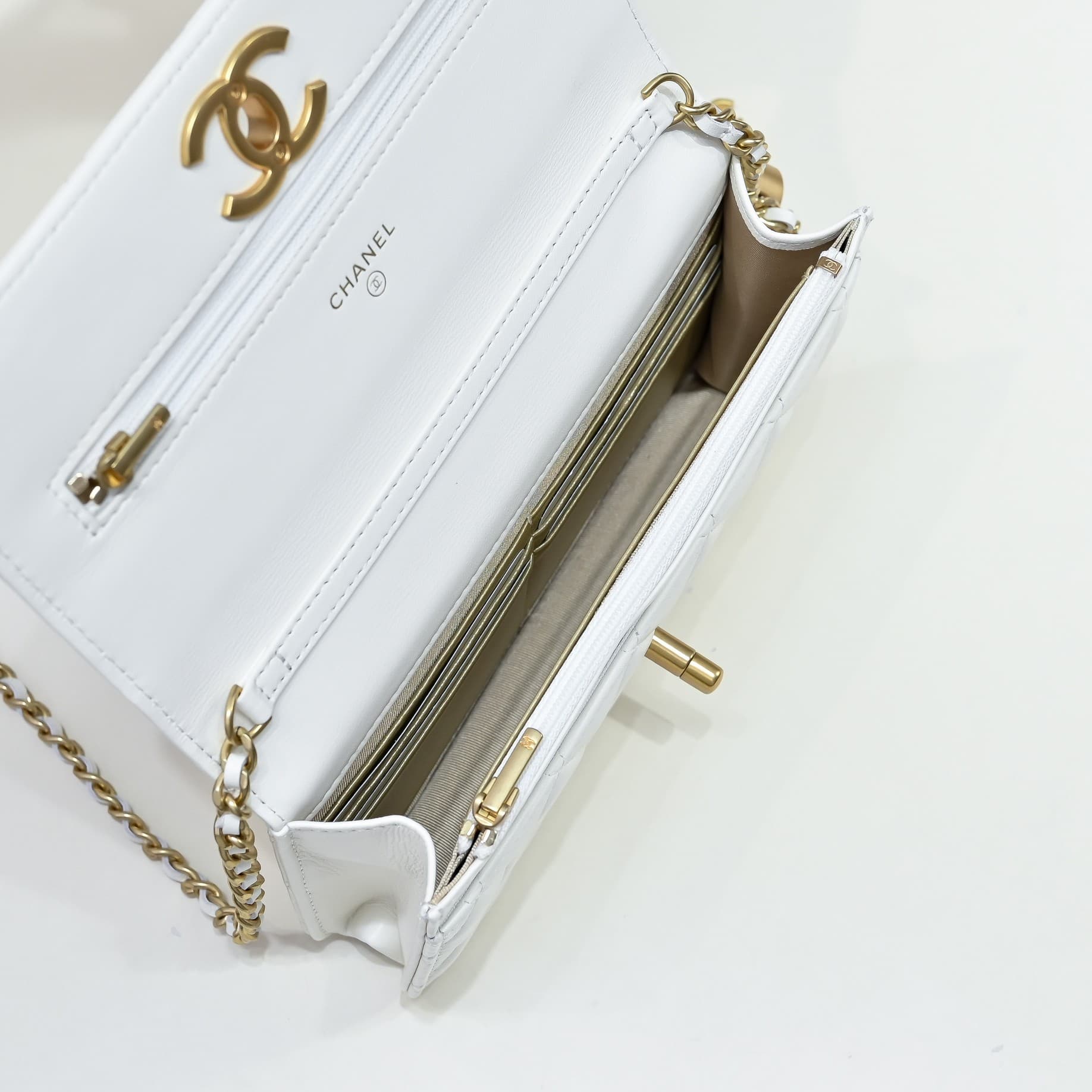 Chanel Wallet on Chain Quilted Leather & Gold-Tone Metal White AP3938 High