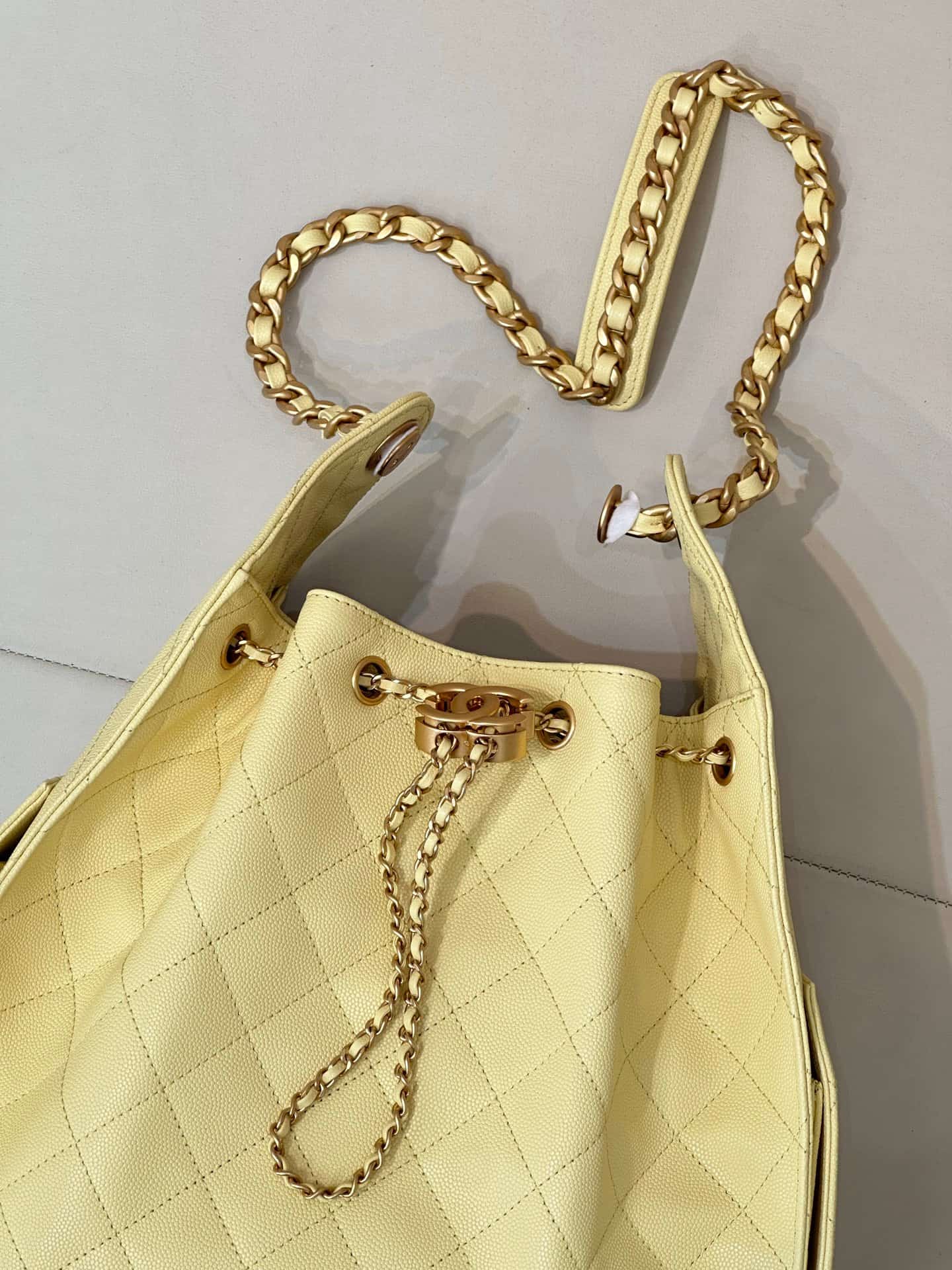 Chanel 25 Medium Hobo handbag AS5311 Grained Calfskin & Gold-tone Metal Yellow TOP