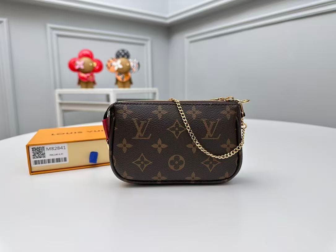 Louis Vuitton Mini Pochette Accessoires M82841 High