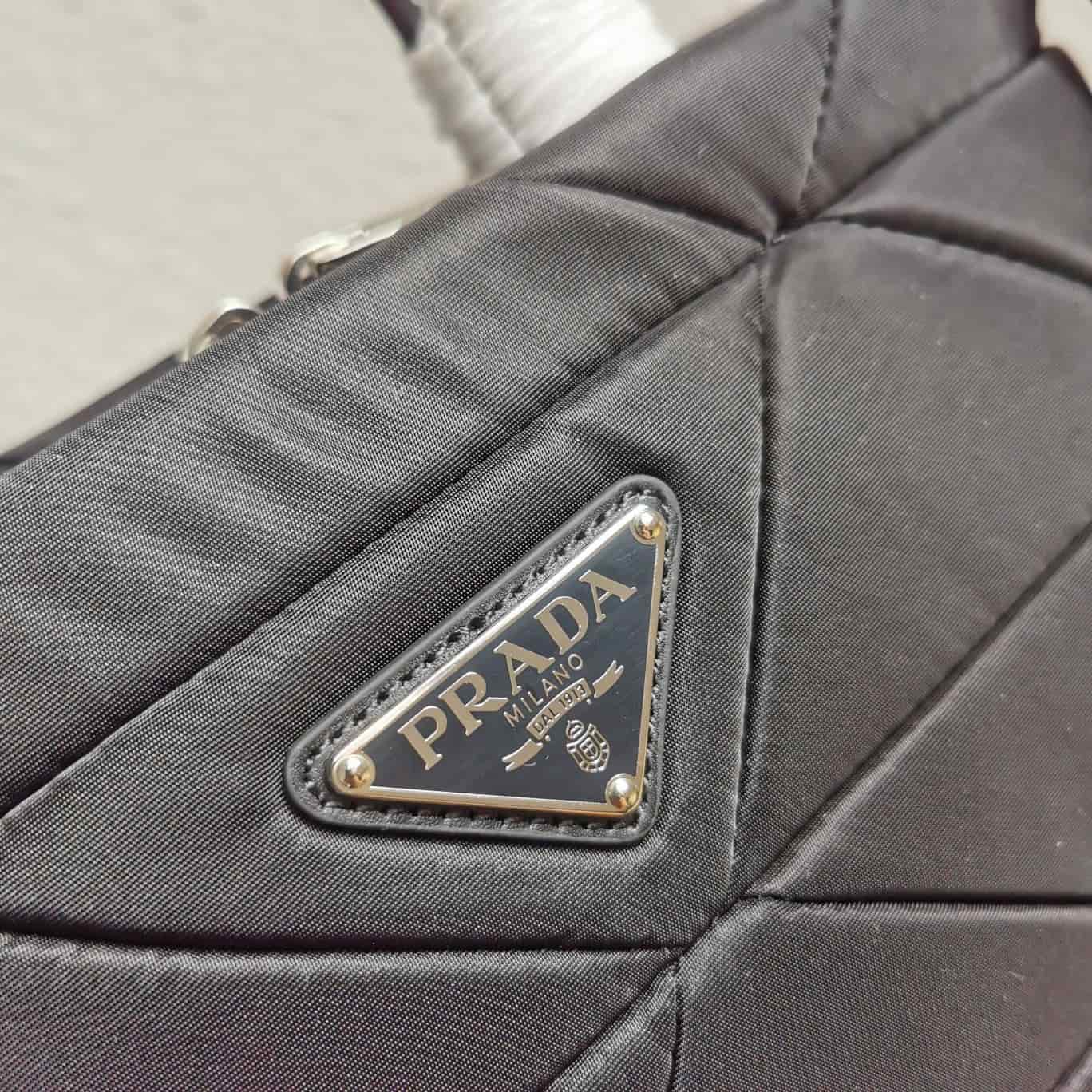 Prada Black padded Re-Nylon tote bag 1BG380 High