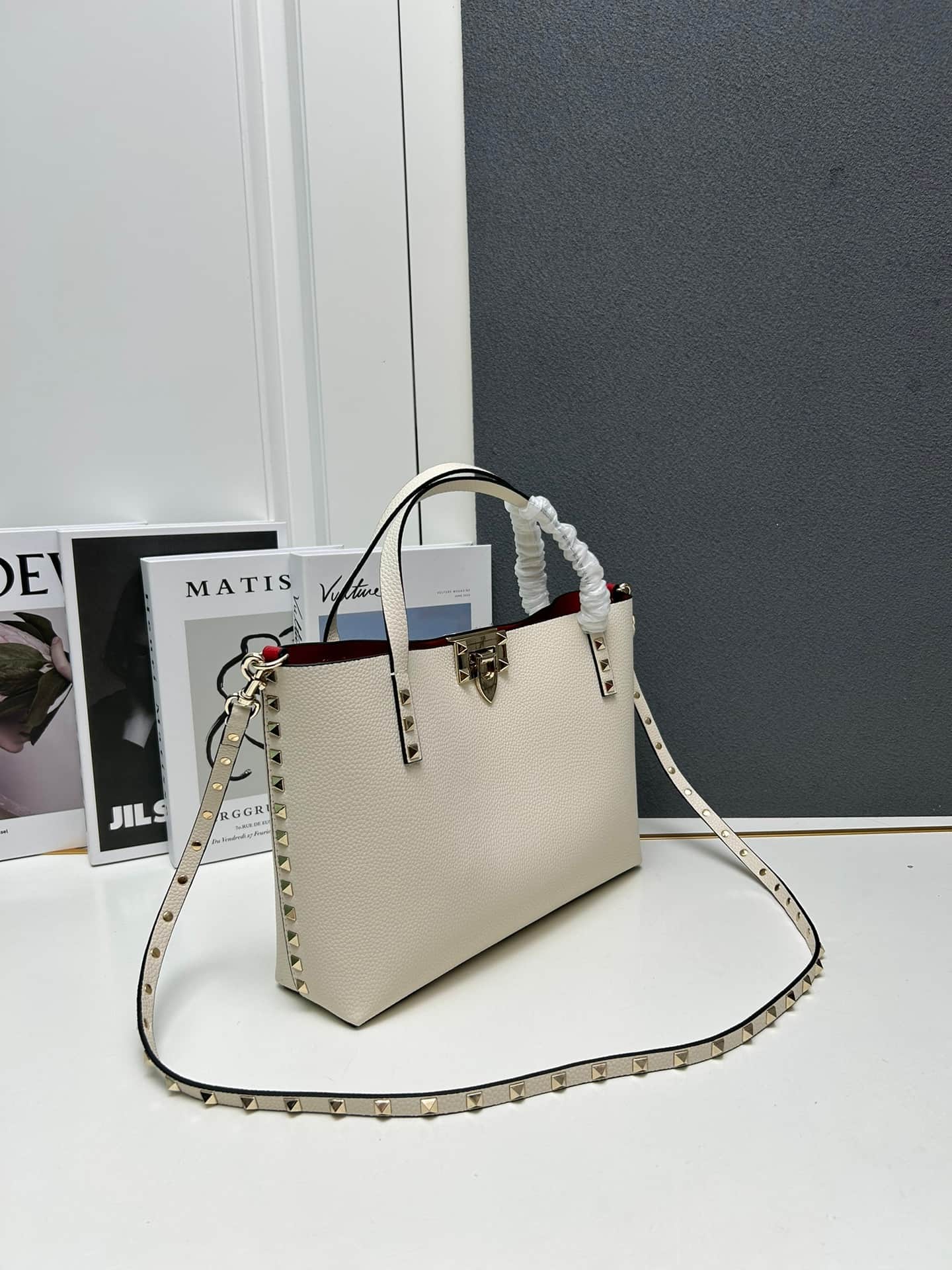 Valentino Garavani Rockstud Tote Bag in White Mid
