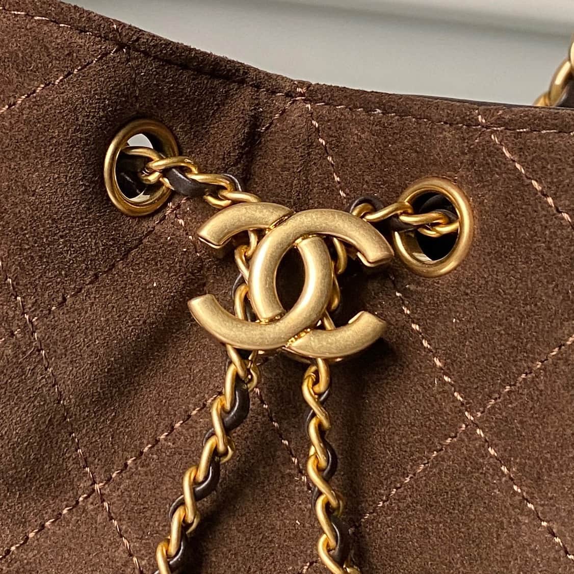 Chanel 25 Small Hobo handbag AS5293 Suede& Gold-Tone Metal Drak Brown A