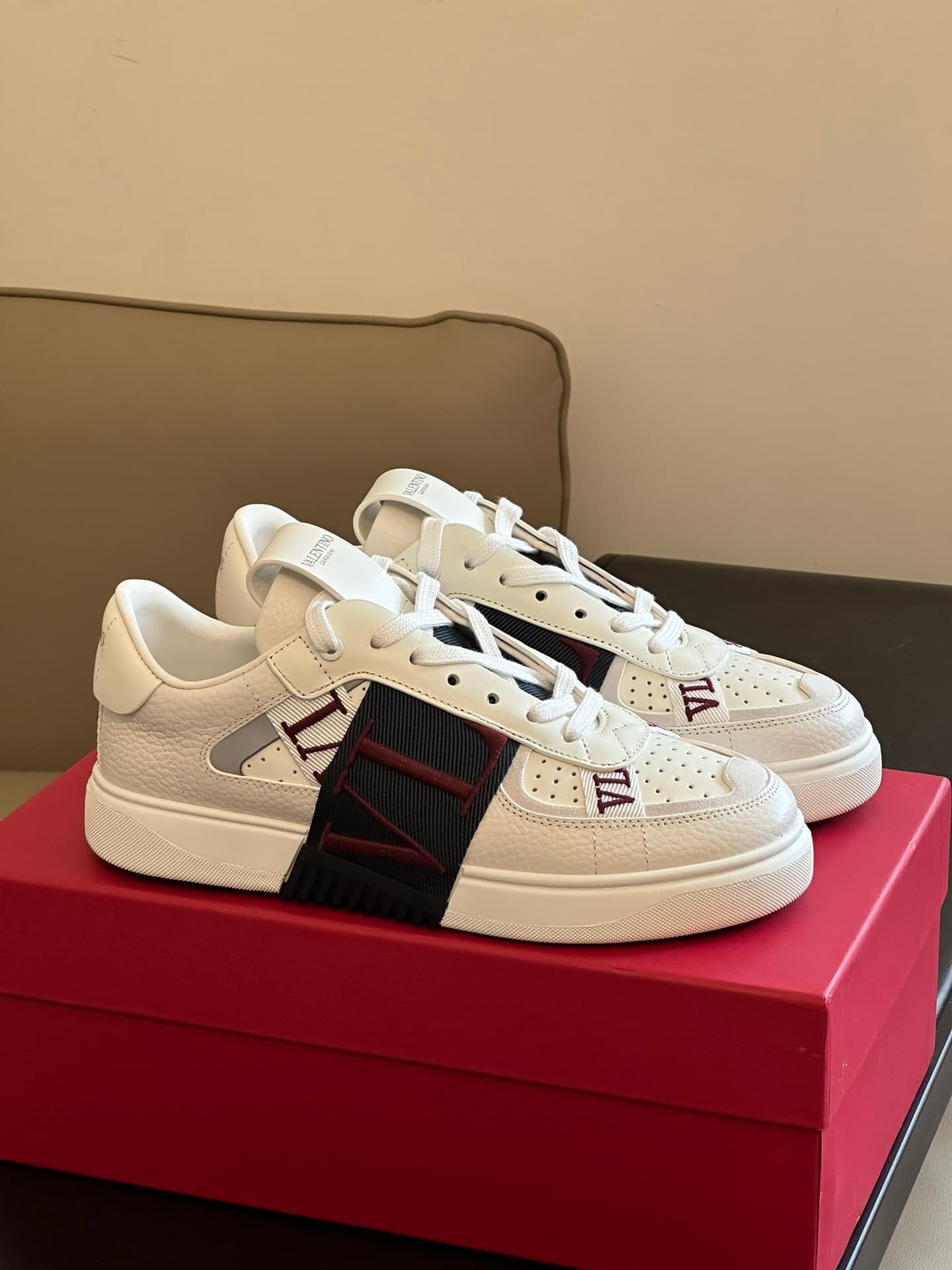 Valentino Garavani VLTN low-top Sneakers Men Women