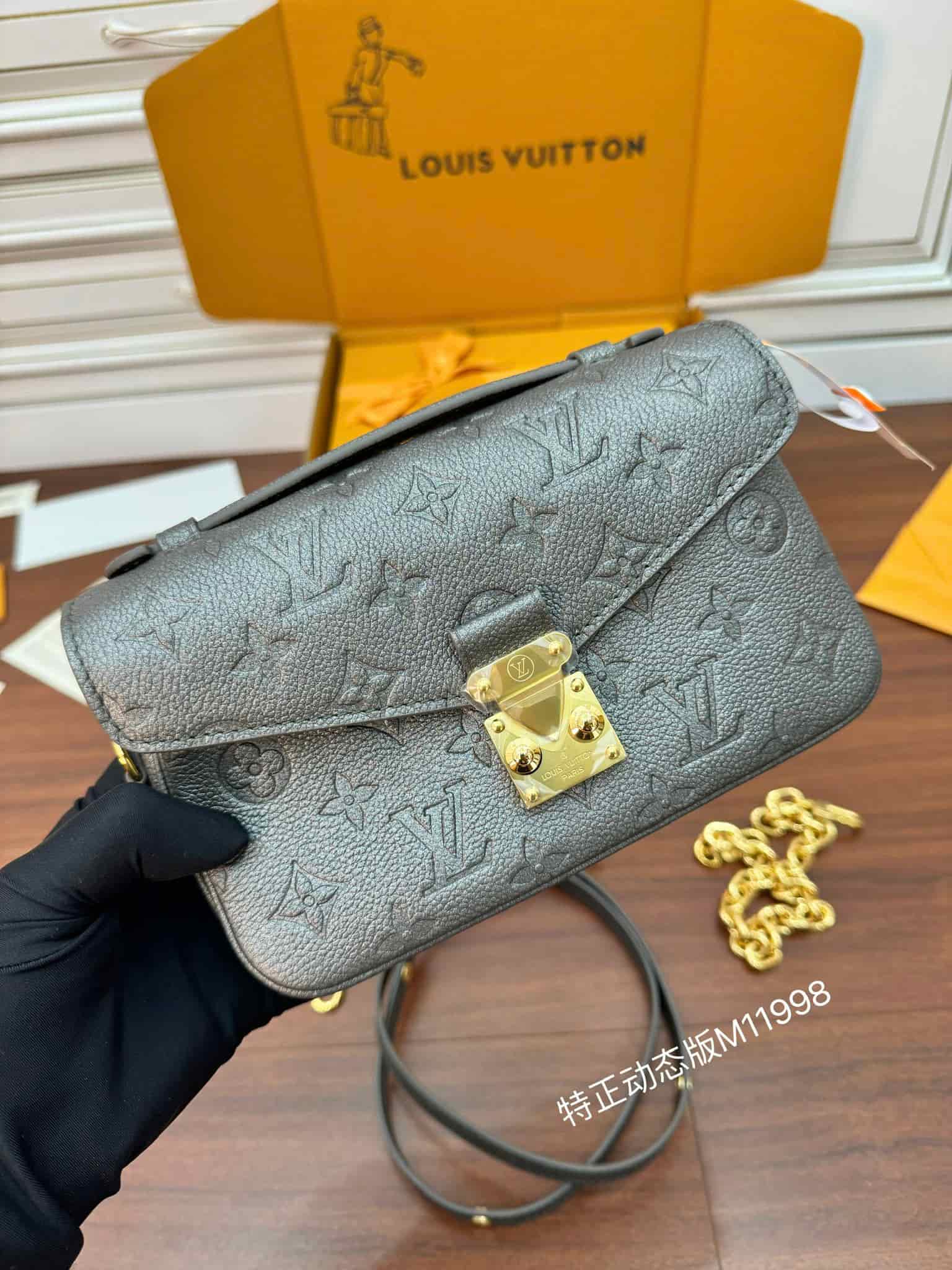 Louis Vuitton Pochette Métis East West Gun metal Embossed grained cowhide leather M11998 TOP