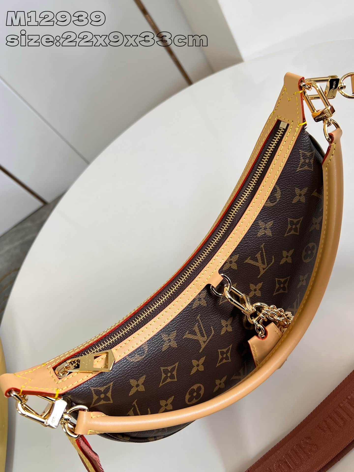 Louis Vuitton Looping Handbag Monogram coated canvas M12939 High