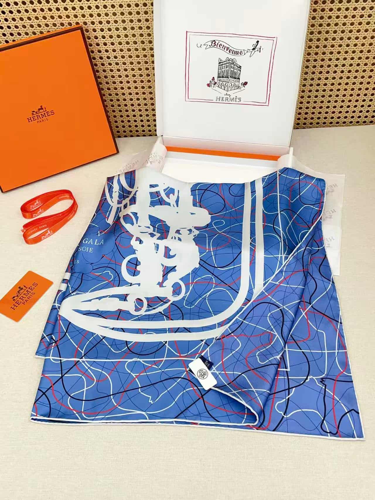 Hermes Brides de Gala au Fil de Soie scarf 90 bleu jean / blanc / corail