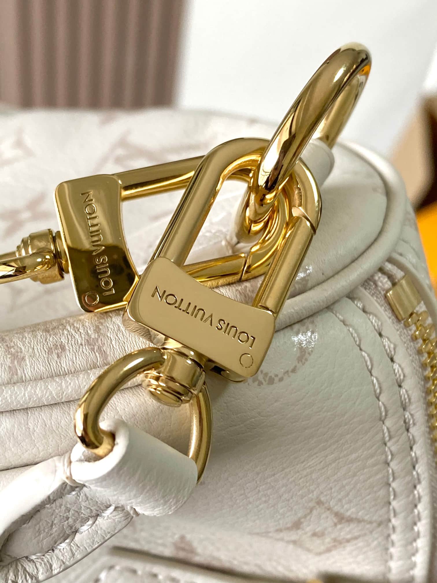 Louis Vuitton Speedy Bandoulière 25 Cream Calf leather M26690 TOP