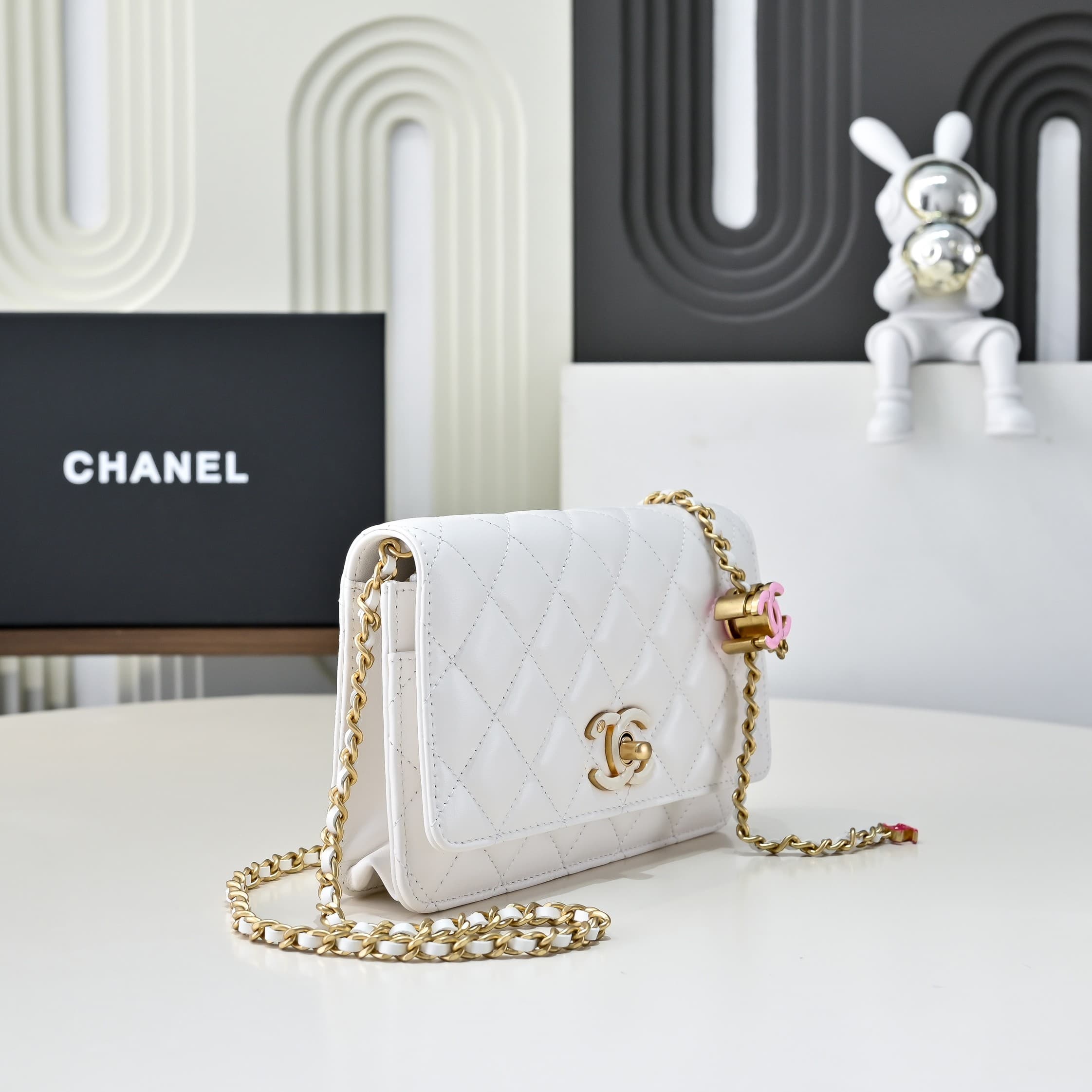 Chanel Wallet on Chain Quilted Leather  & Gold-Tone Metal White AP3938 High