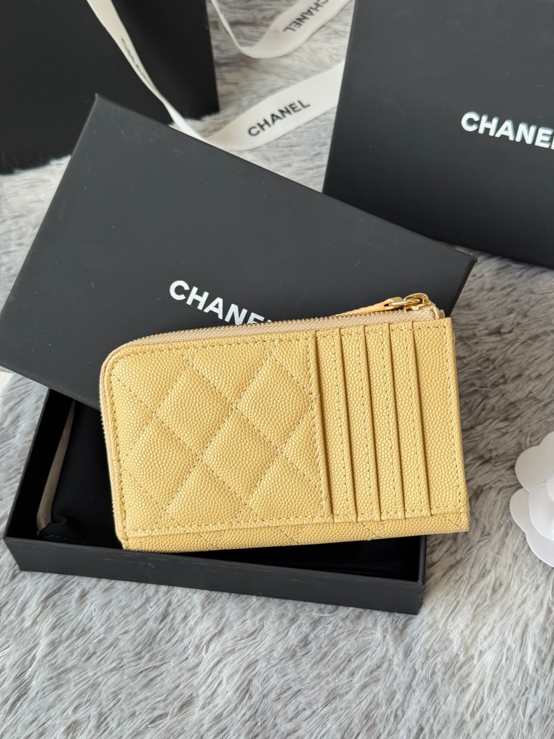 Chanel Classic Zipped Card Holder AP3179 A