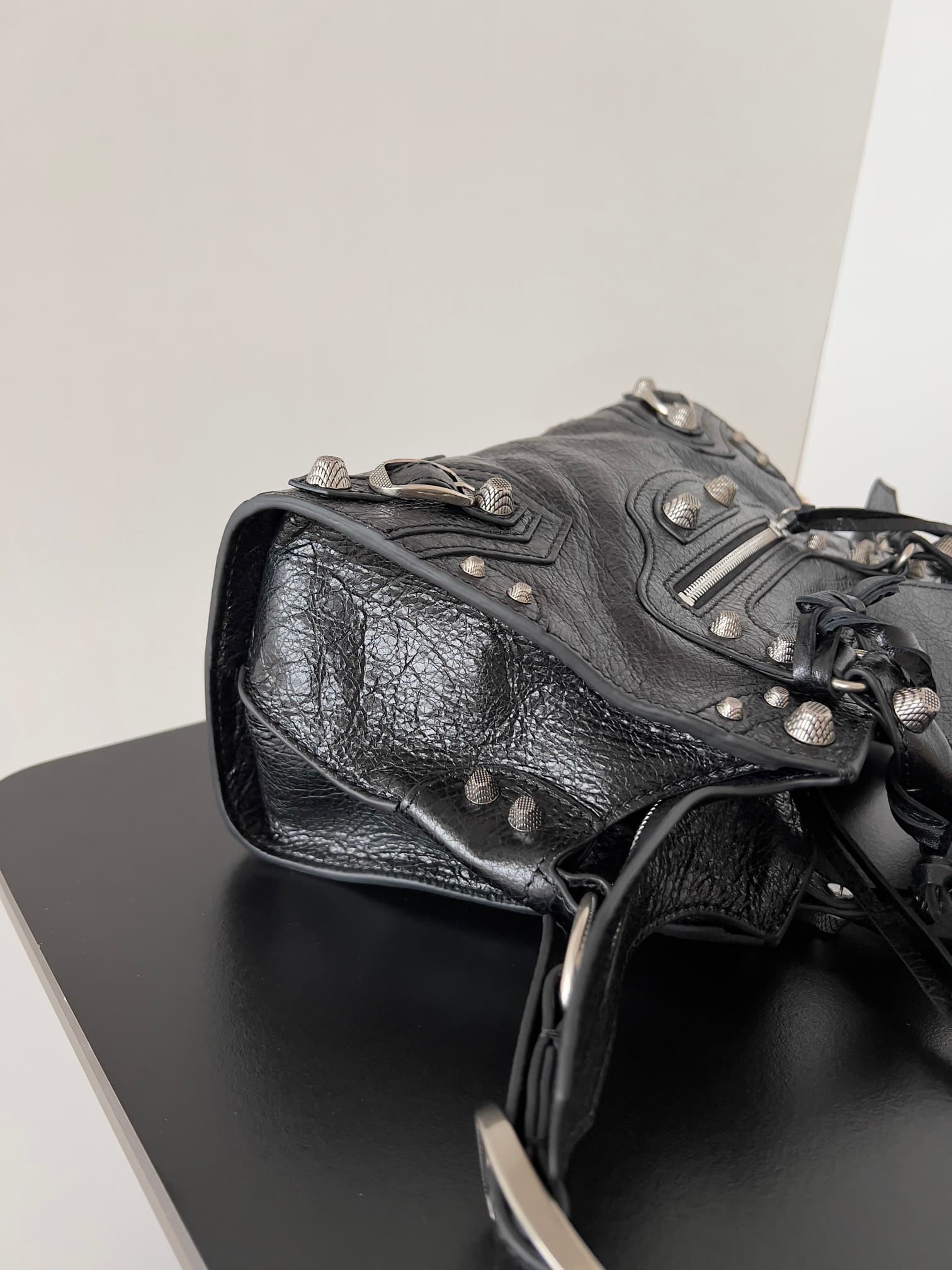 Balenciaga Small Neo Cagole City bag in black lambskin leather High