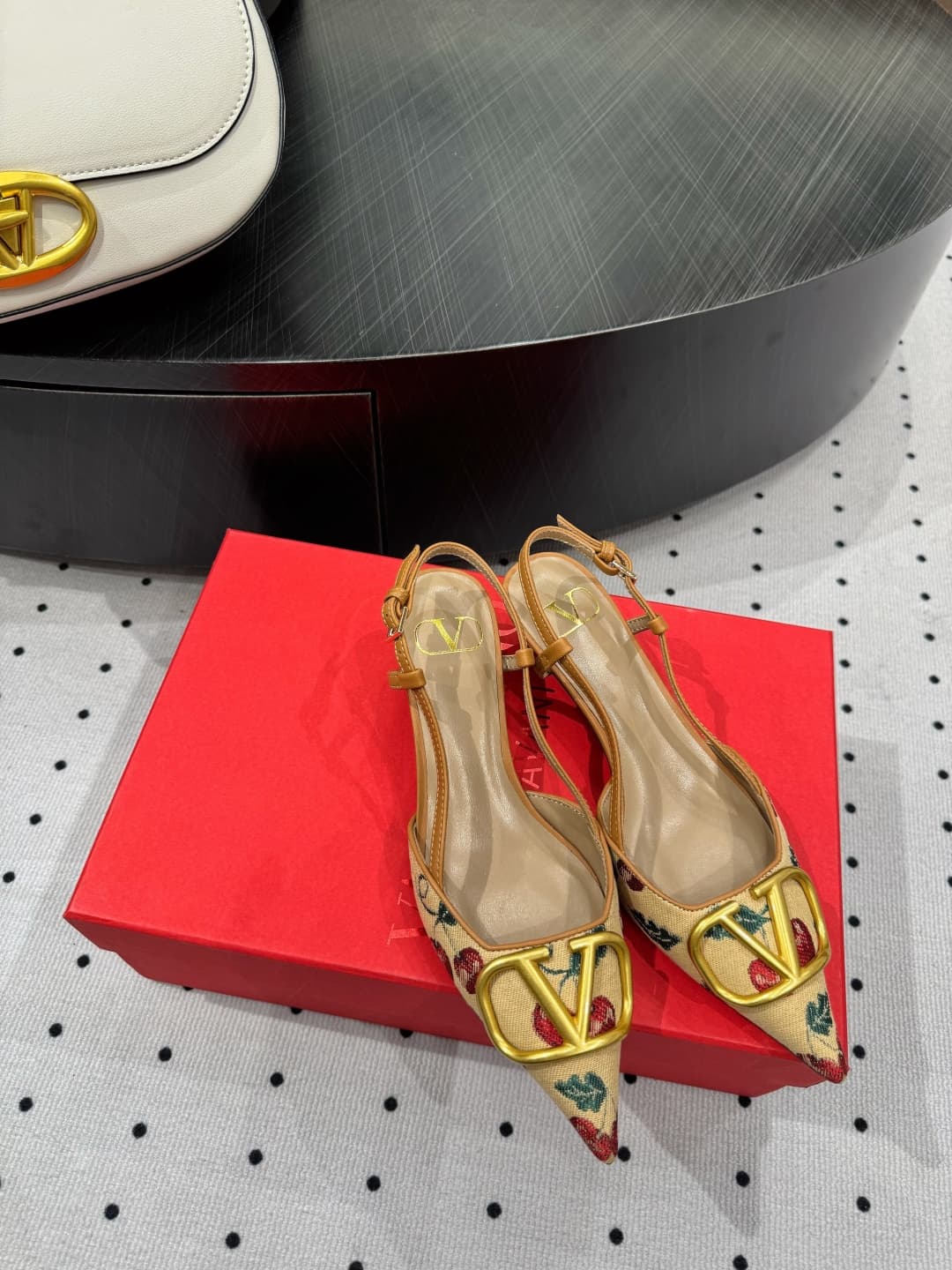 Valentino Sandal shoes Low Women