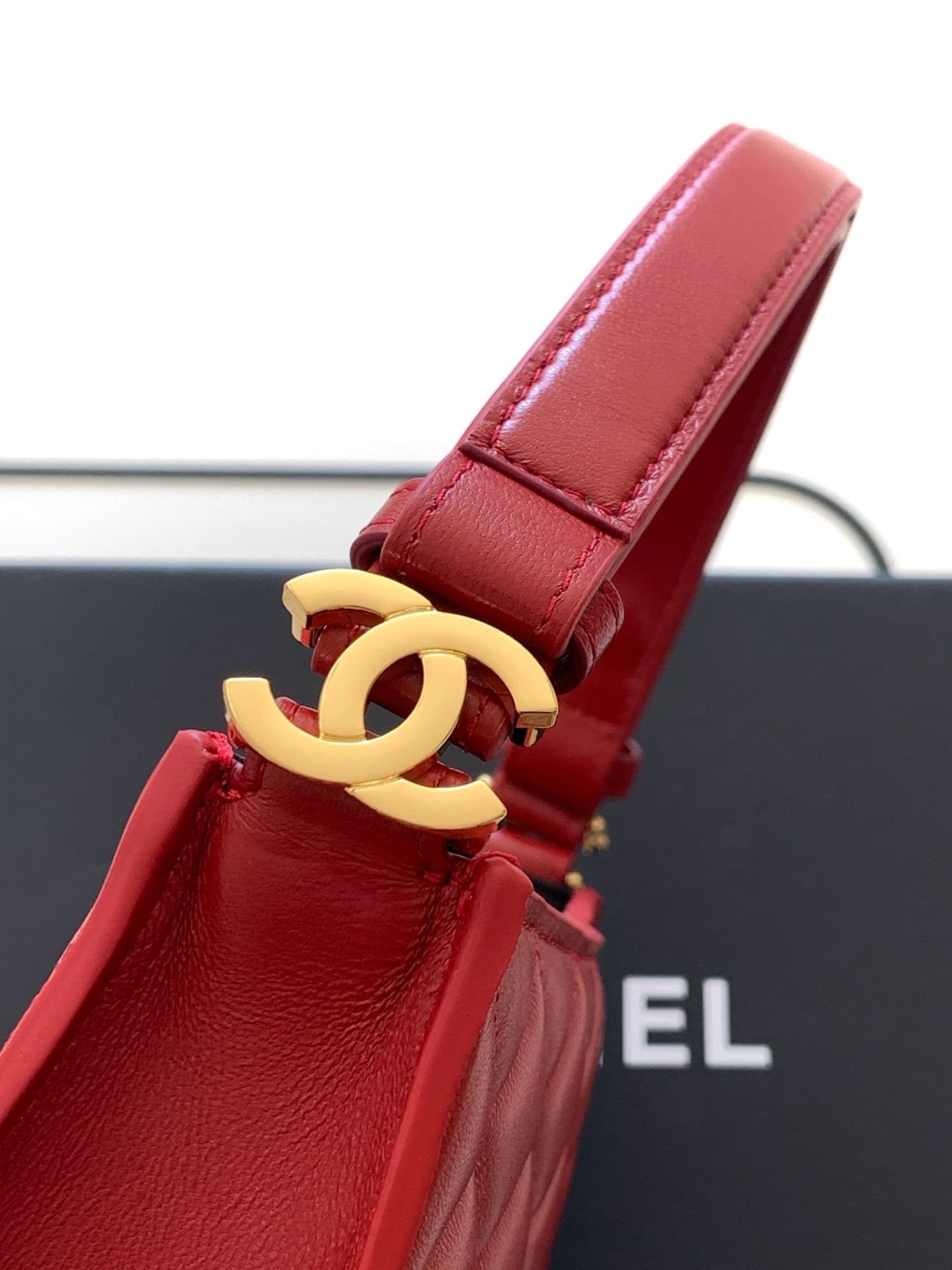 Chanel evening bag AS6045 lambskin & gold-tone metal red high