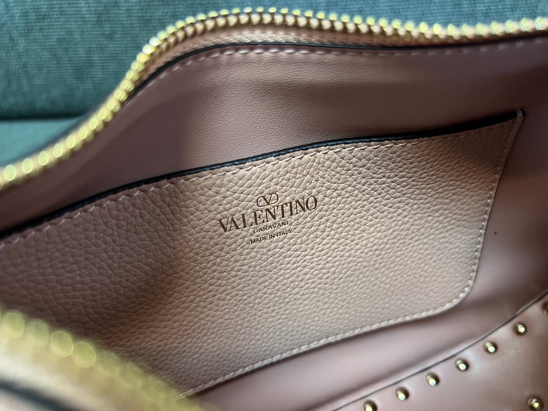 Valentino Garavani Rockstud Hobo bag in grainy light pink calfskin high
