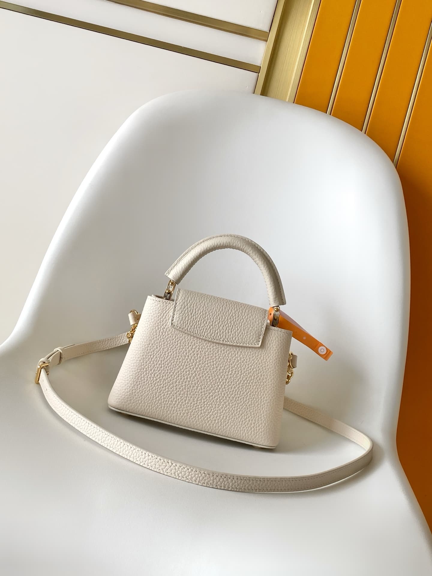 Louis Vuitton Capucines Mini Quartz Taurillon leather M2A362 TOP