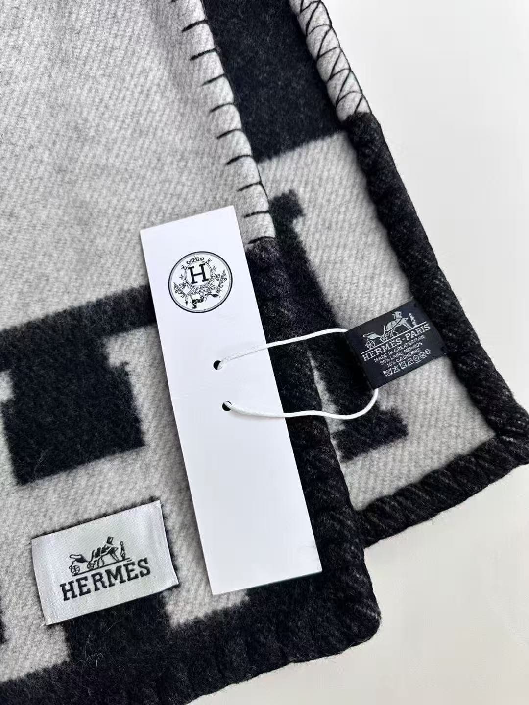 Hermes Avalon throw blanket