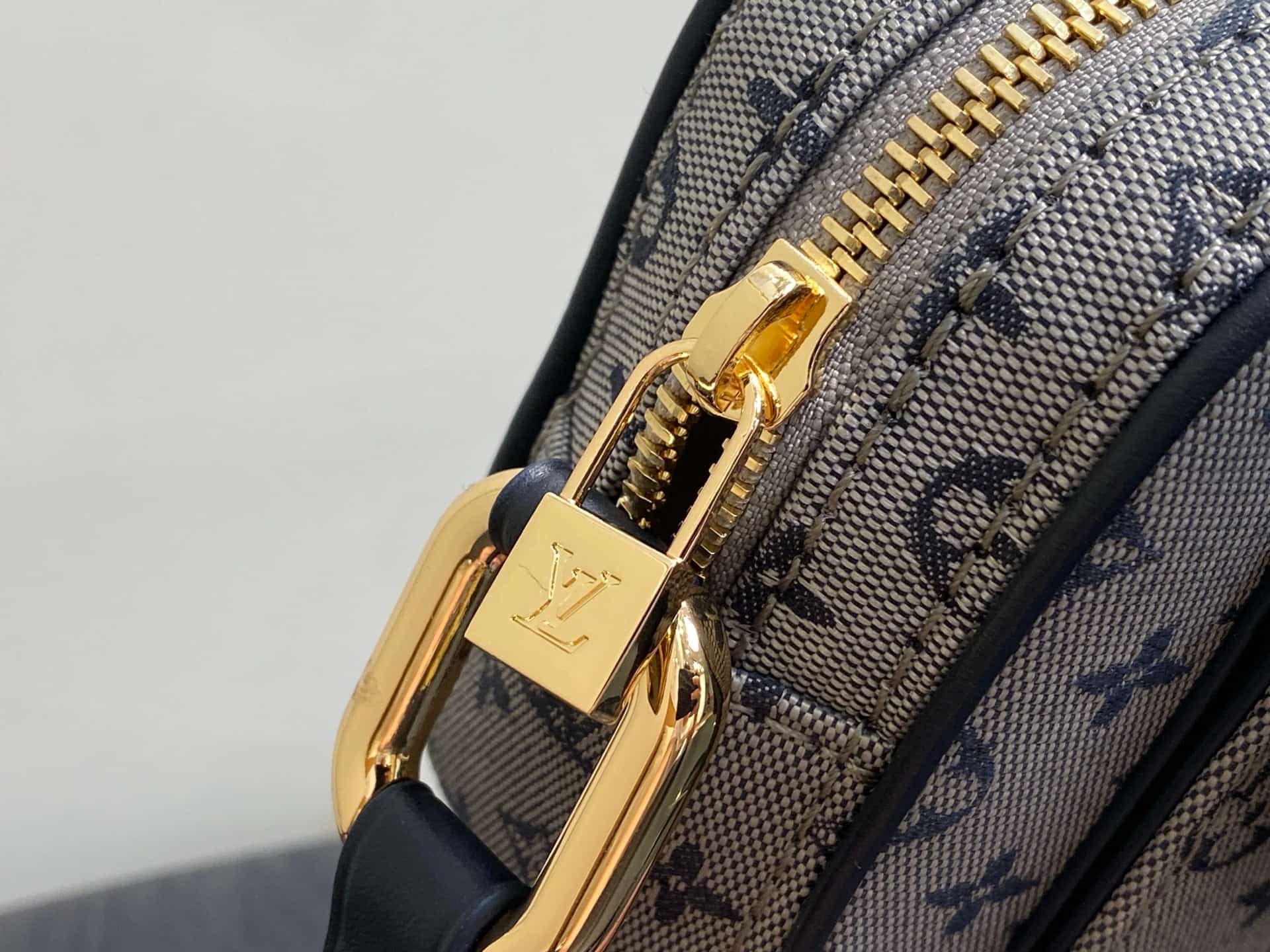 Louis Vuitton Monogram Mini Lin Juliette Crossbody Bag M92217 High