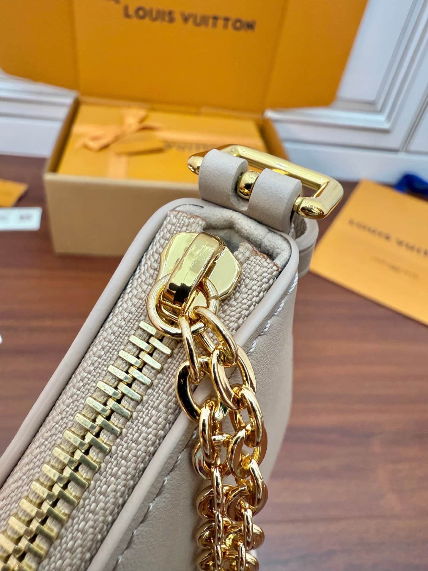 Louis Vuitton Pochette LV Bloom M25784 Calfskin leather Sand TOP