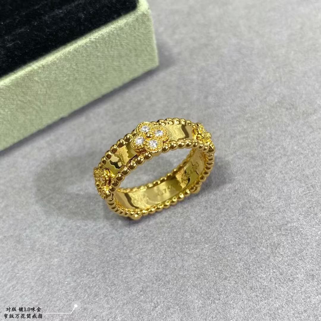 Van Cleef & Arpels Perlée Clover Ring High