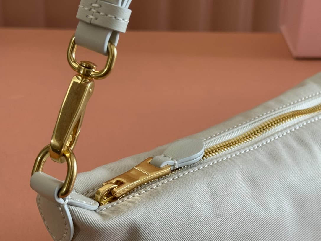 Miu Miu Gabardine pouch White 5NE841 High