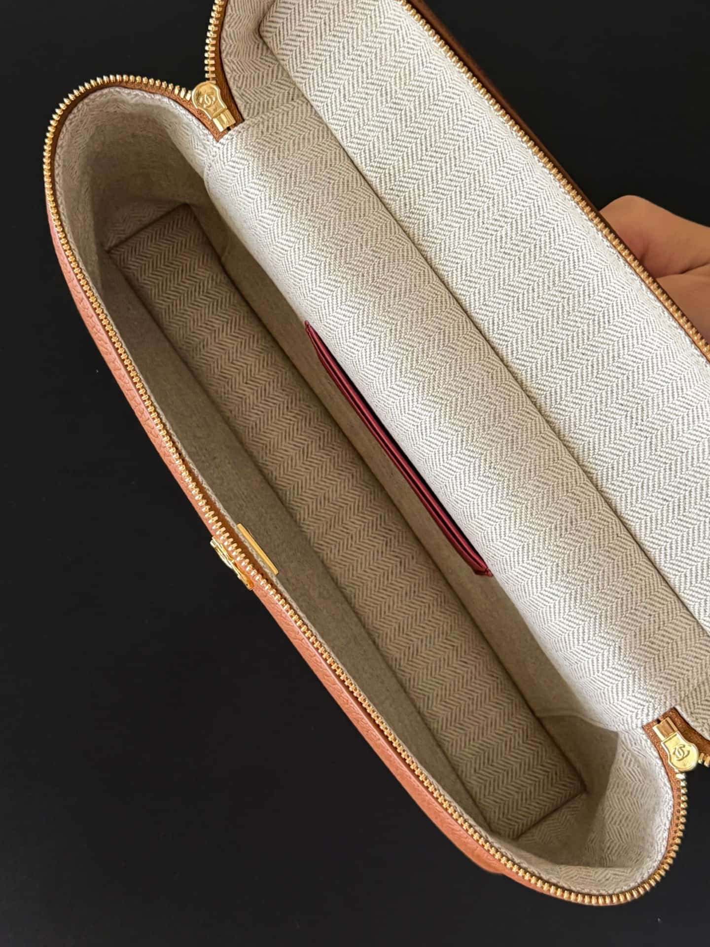 Chanel Large Vanity with chain Grained Calfskin & Gold-Tone Metal Caramel AS5348 A