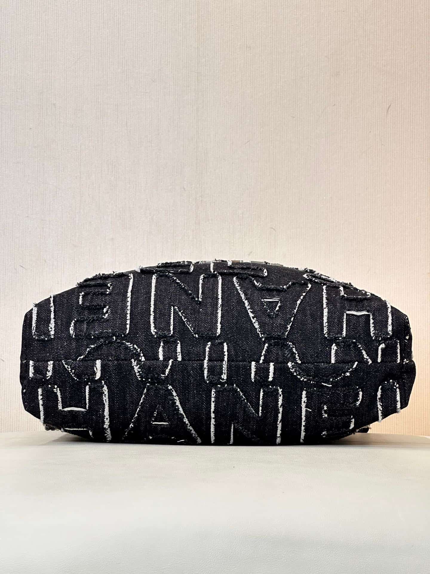 Chanel 22 Small handbag Washed denim & silver-tone metal AS3260 Black  TOP