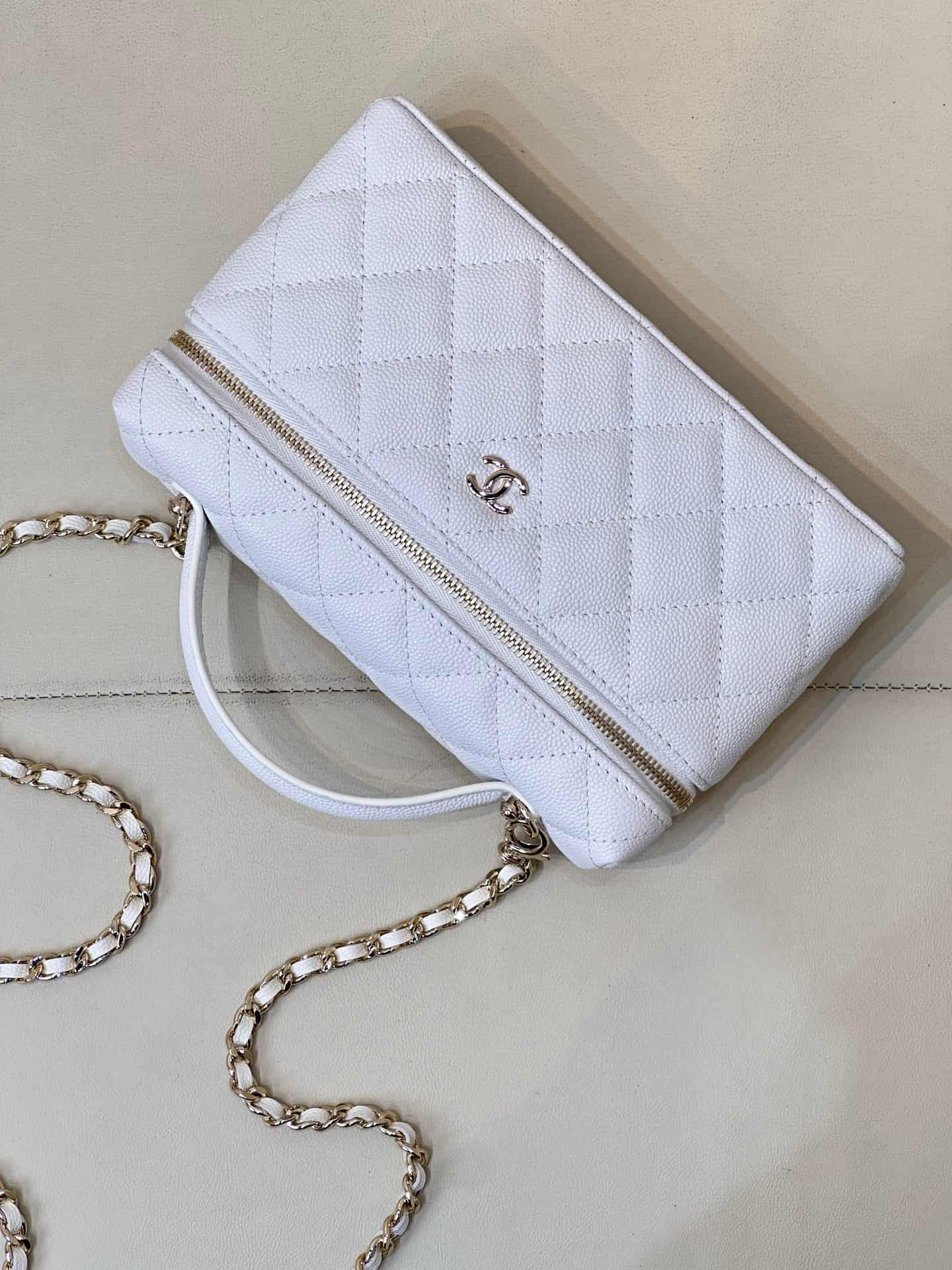 Chanel Classic Vanity with Chain Grained Calfskin & Gold-Tone Metal White AP4385 TOP