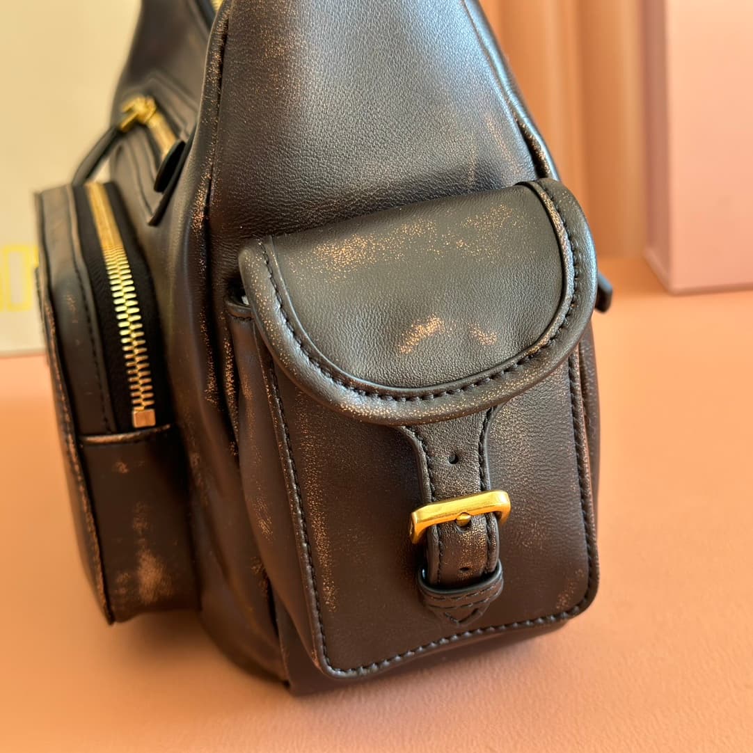 Miu Miu Pocket leather shoulder bag 5BC189 High