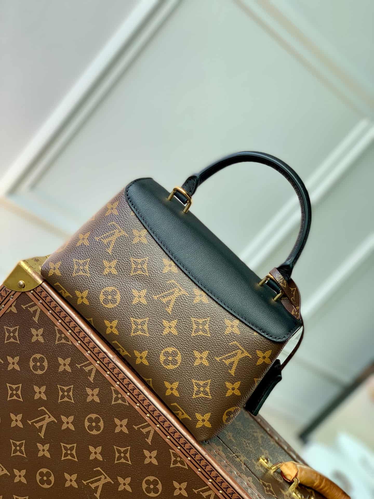 Louis Vuitton Madeleine BB Monogram M27511 High