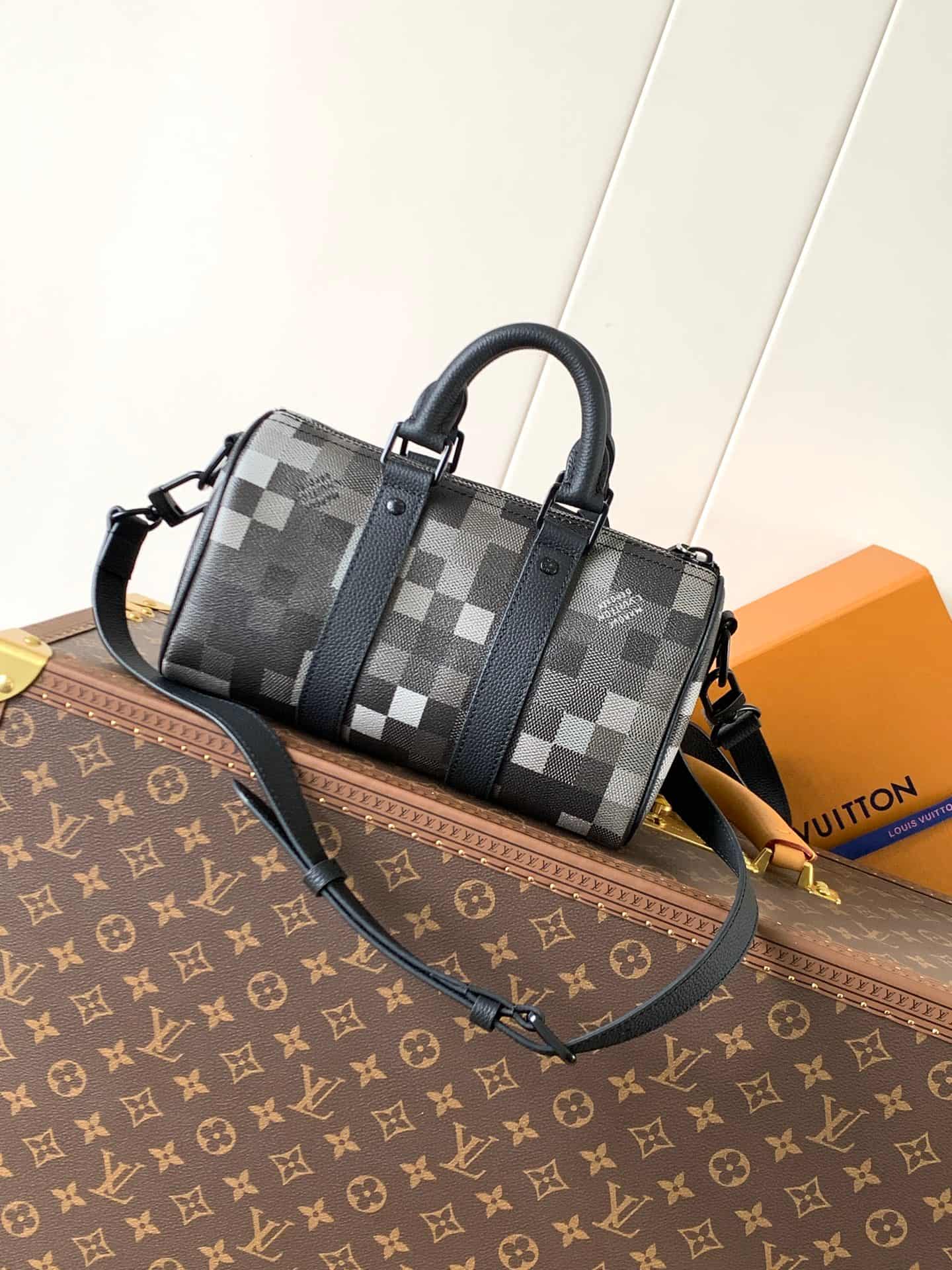 Louis Vuitton Keepall Bandoulière 25 Damoflage Black coated canvas M14919 High